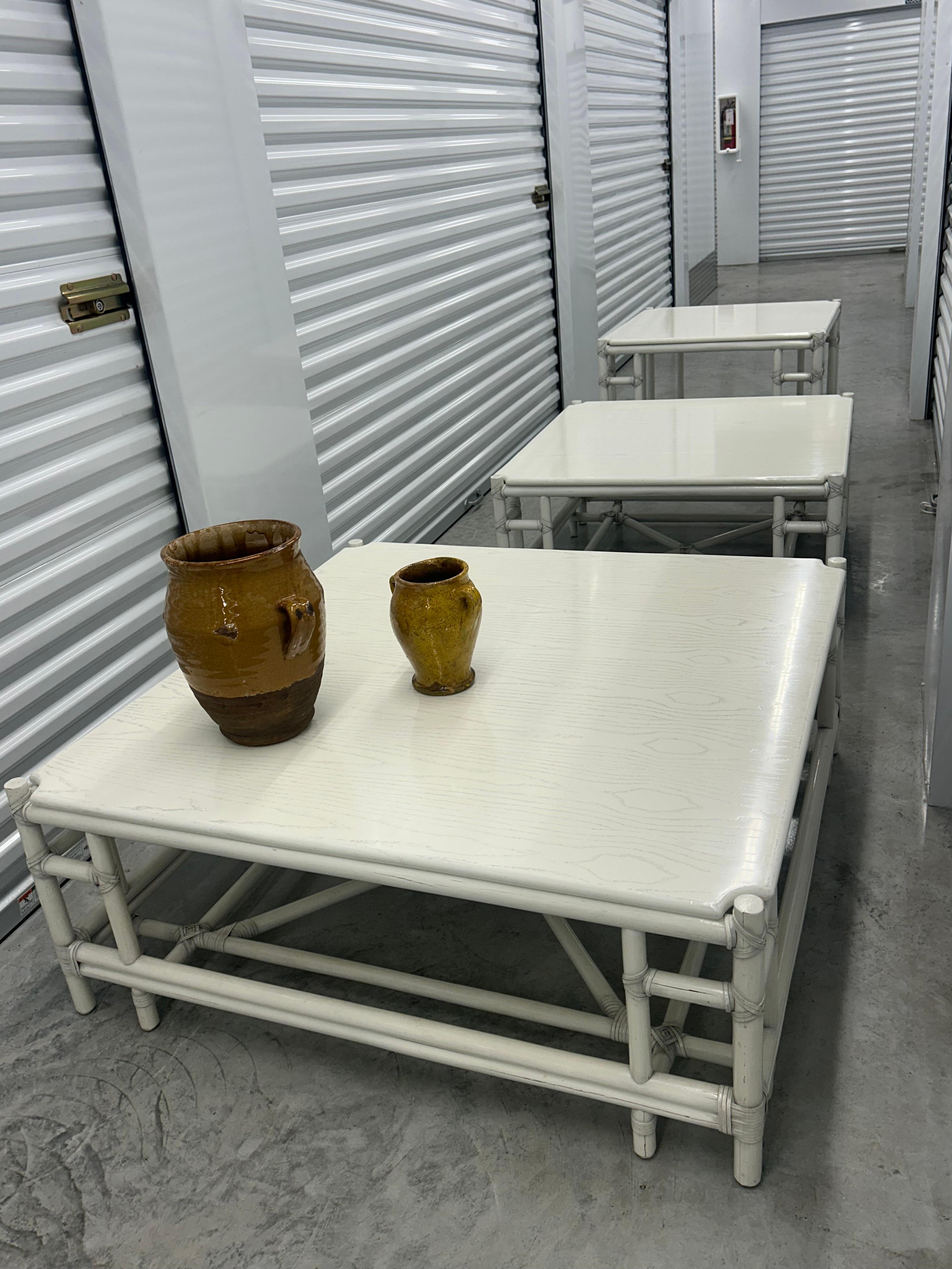 Gasparucci Italo signé grande table basse en laque blanche... deux autres disponibles en vente 9