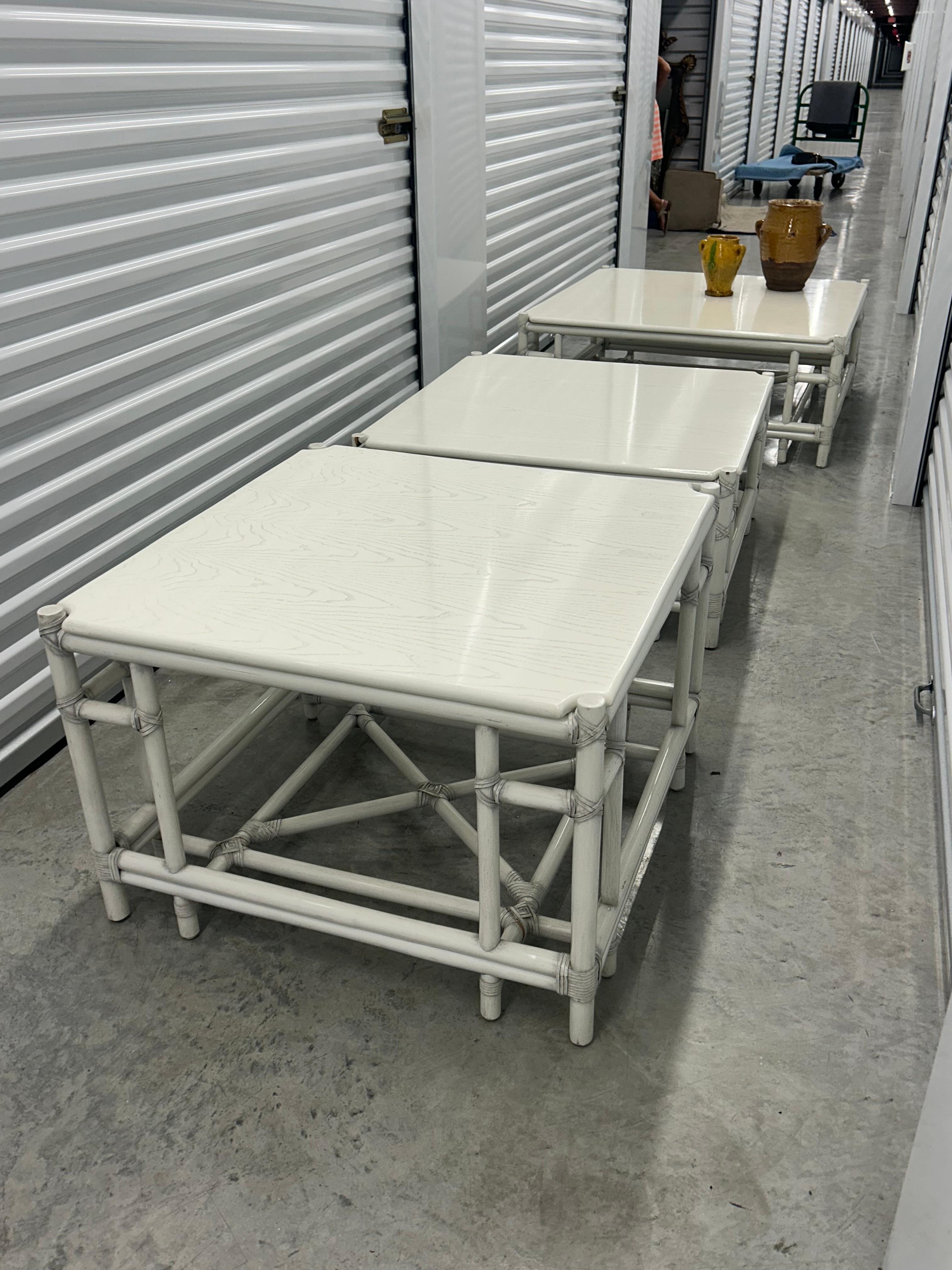 Gasparucci Italo signé grande table basse en laque blanche... deux autres disponibles en vente 10