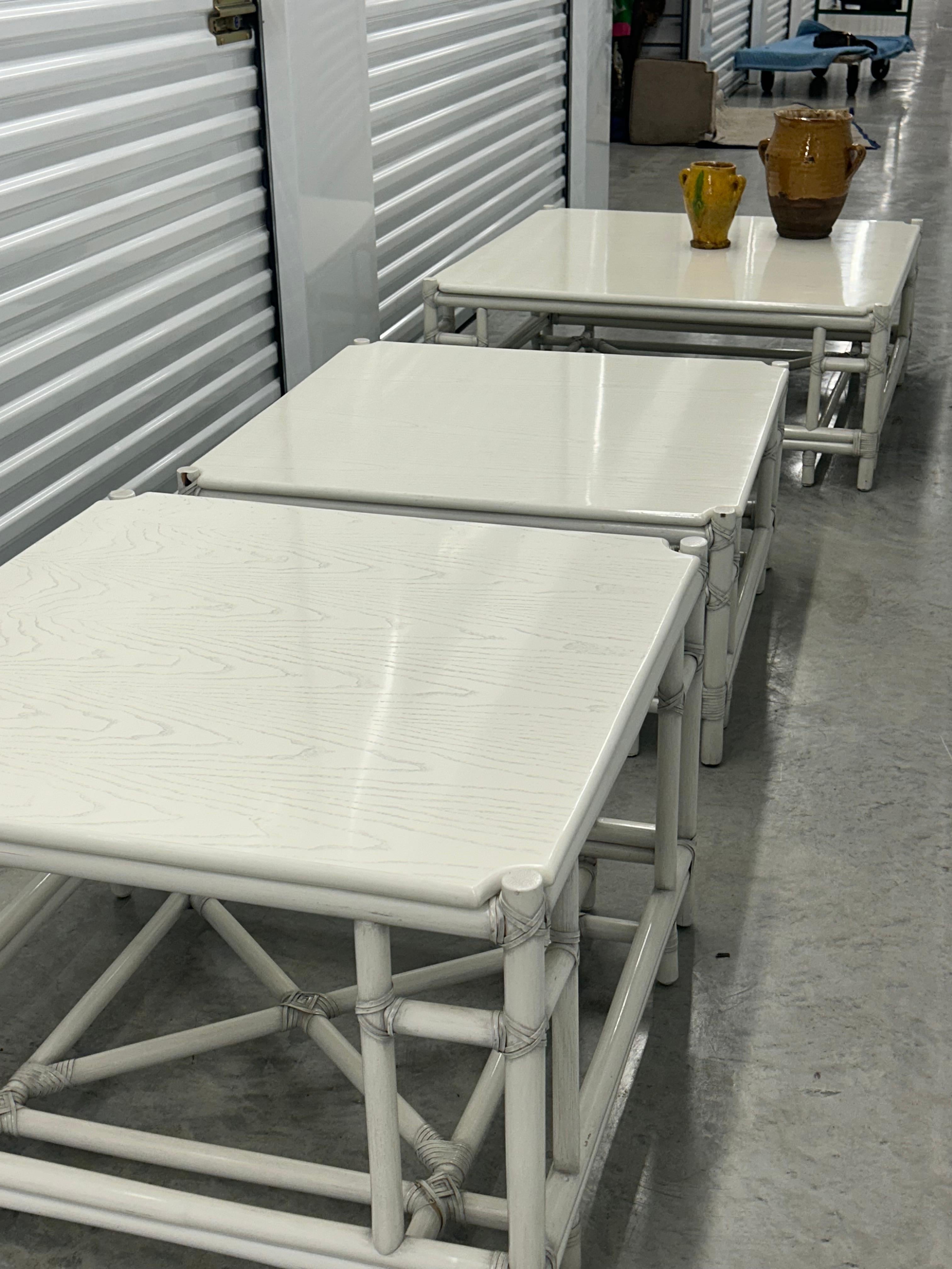 Gasparucci Italo signé grande table basse en laque blanche... deux autres disponibles en vente 11