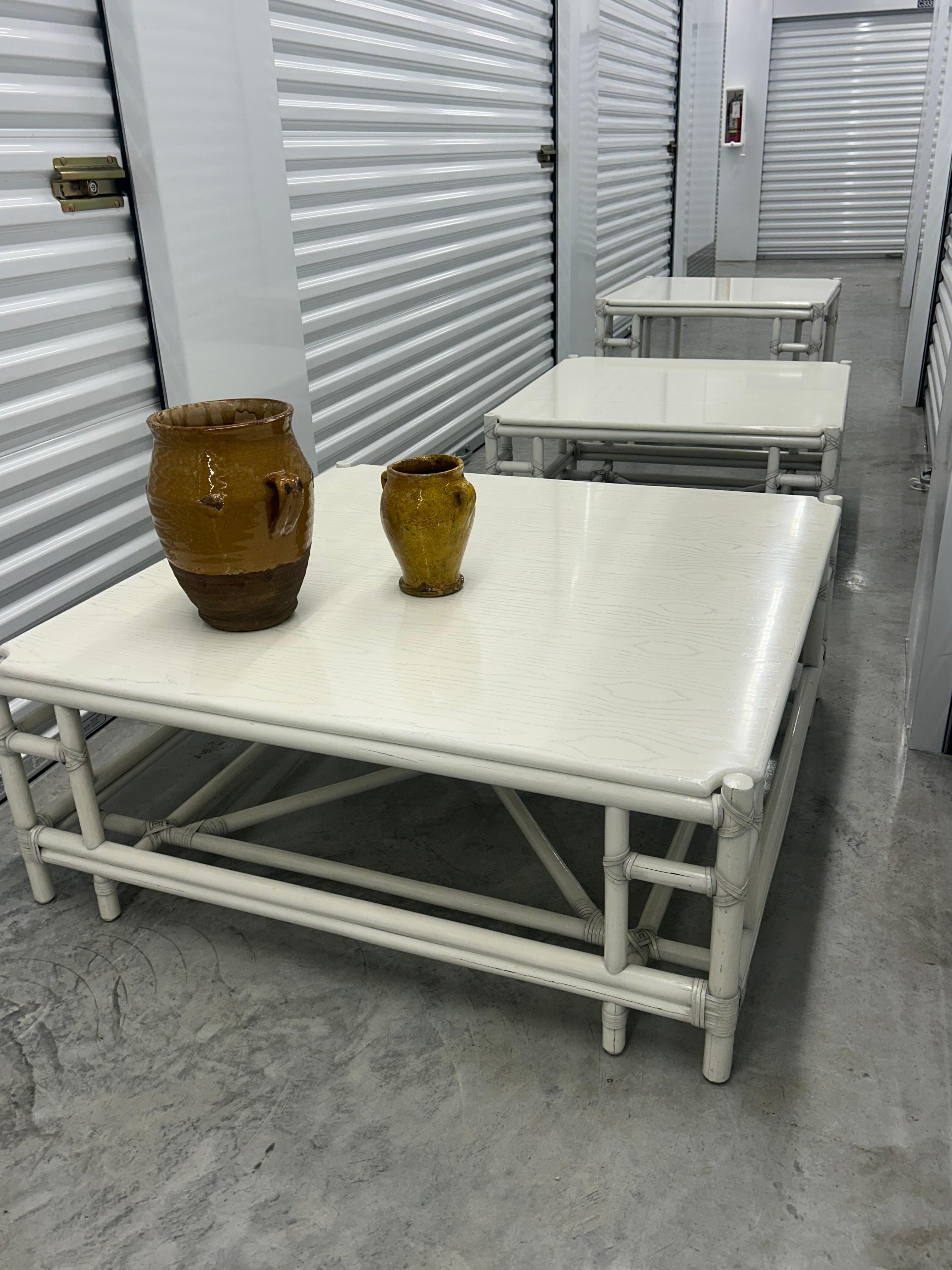 Gasparucci Italo signé grande table basse en laque blanche... deux autres disponibles en vente 12