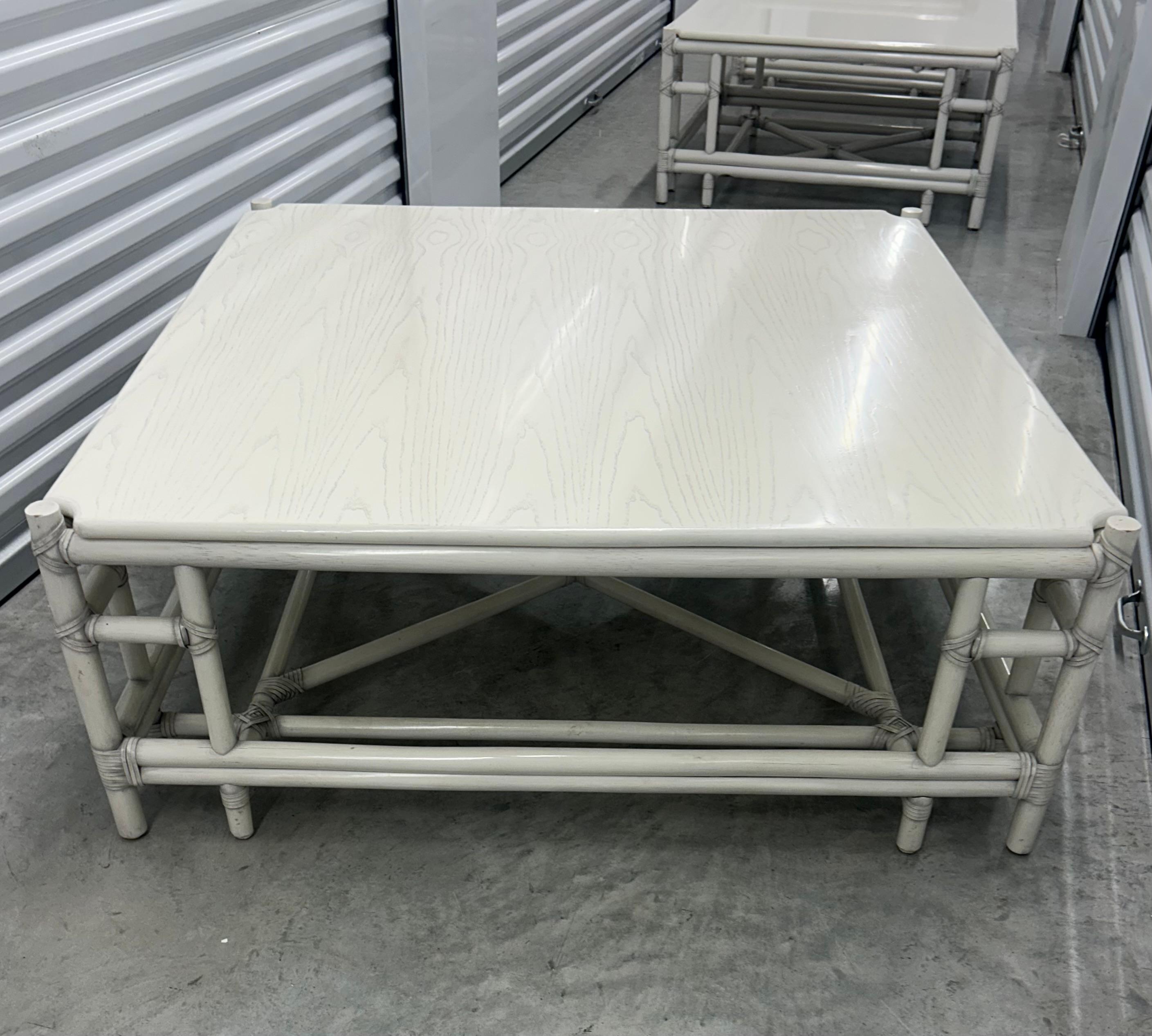 Gasparucci Italo signé grande table basse en laque blanche... deux autres disponibles en vente 3