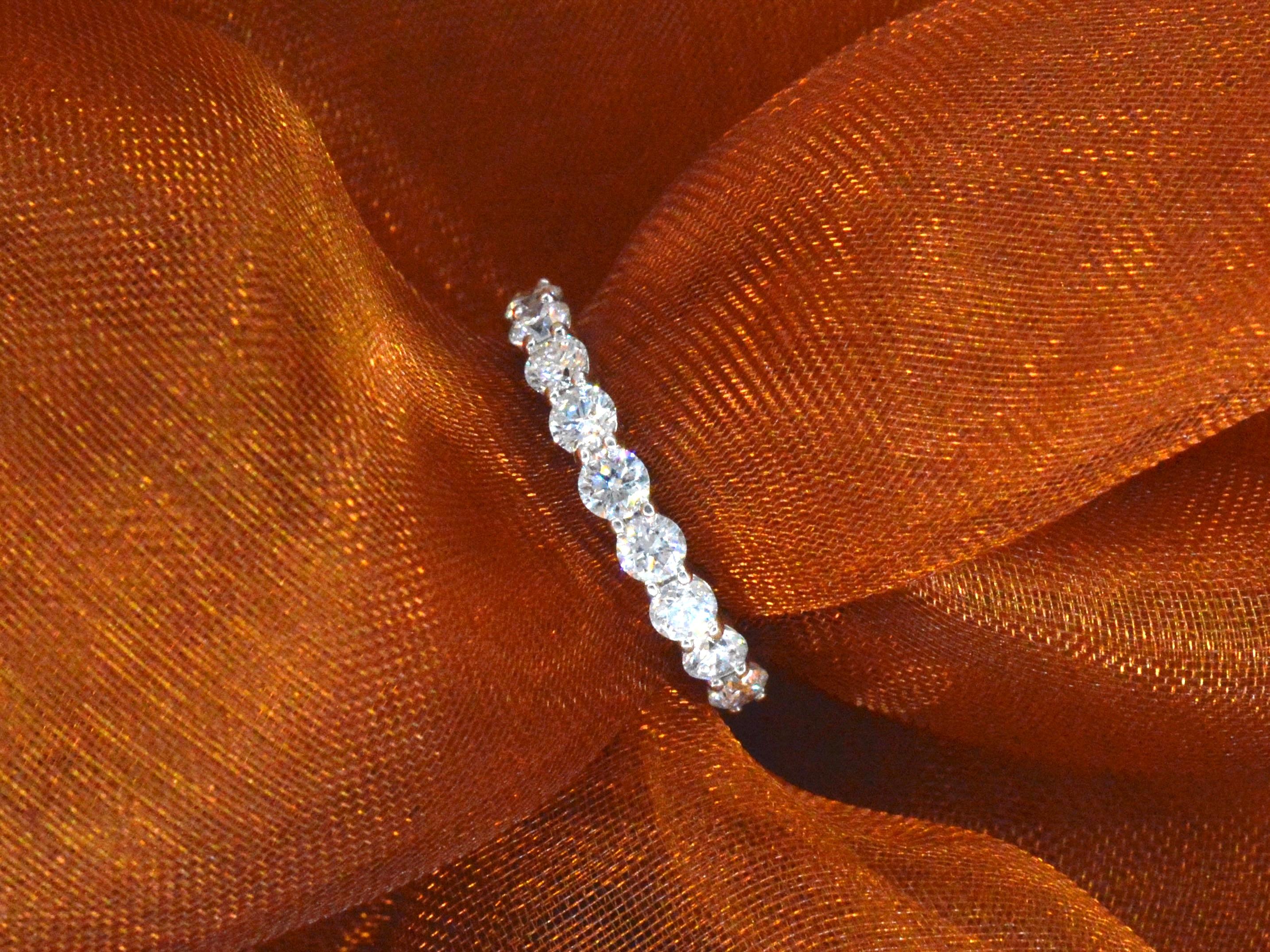 Gassan - White golden alliance ring with 0.75 carat brilliant cut diamonds In Excellent Condition For Sale In AMSTELVEEN, NH