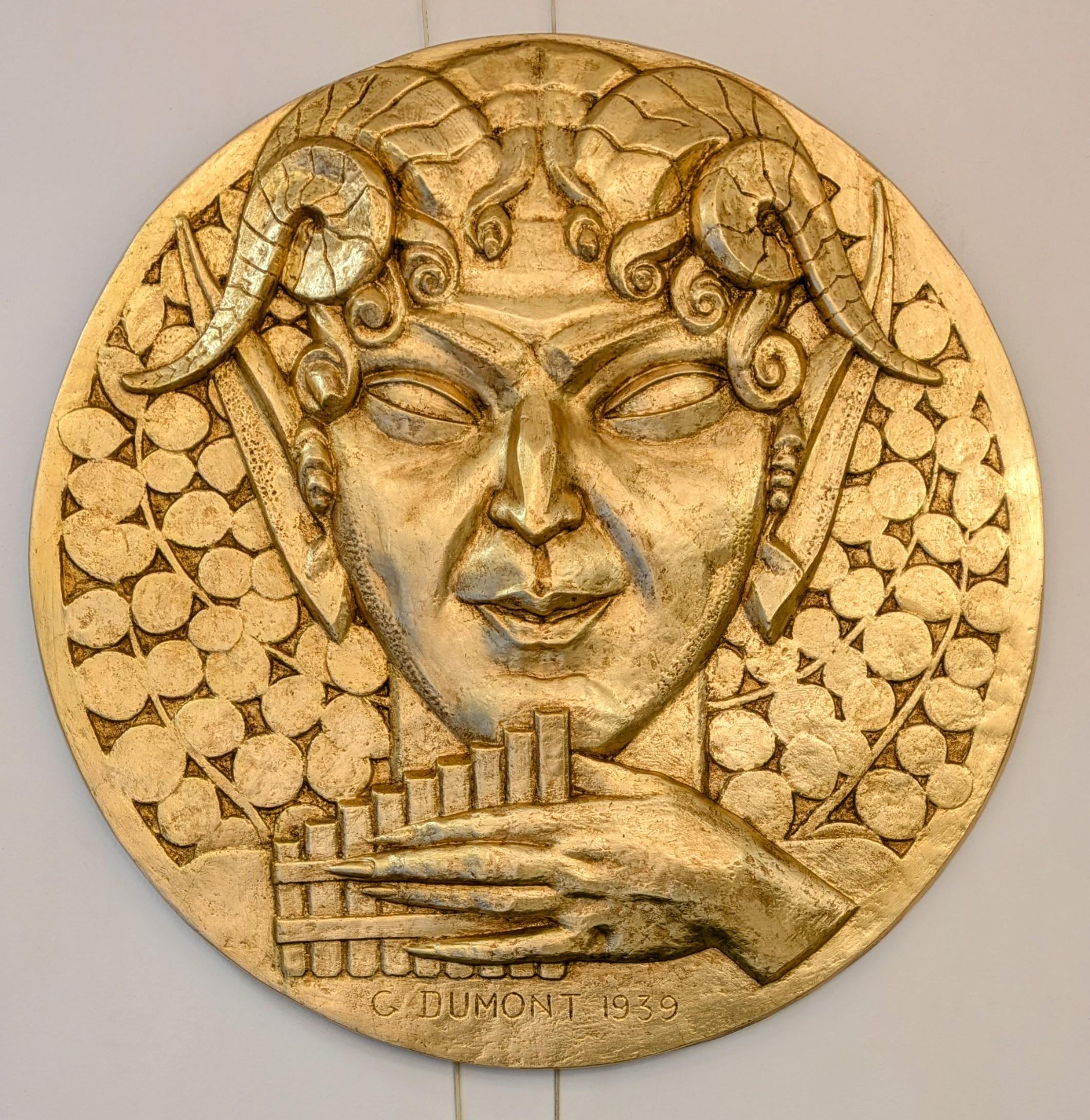 Art déco Gaston Dumont,  Faune, bas-relief en plâtre patiné or, 1939 en vente