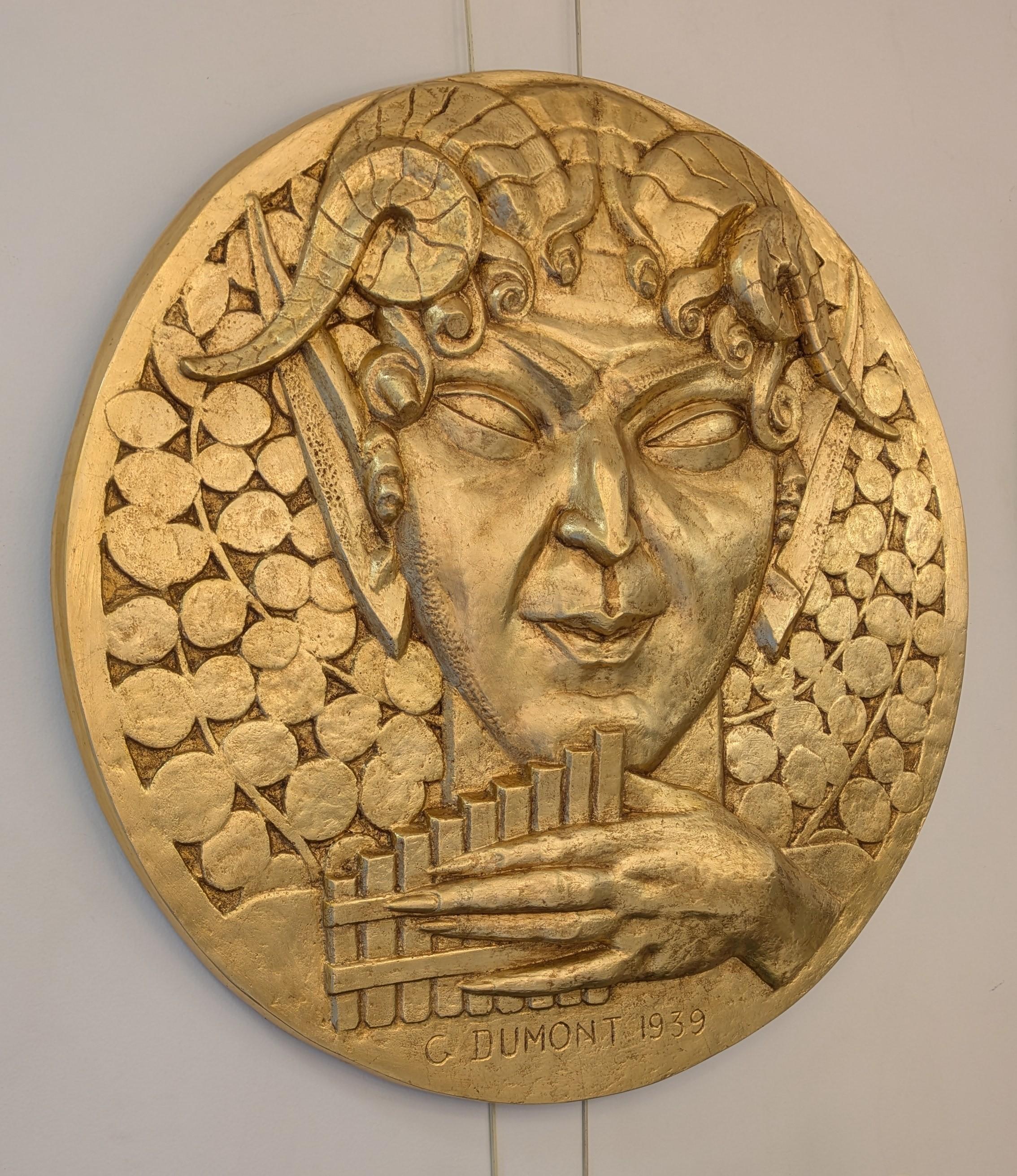 Gaston Dumont,  Faune, bas-relief en plâtre patiné or, 1939 Excellent état - En vente à Saint-Ouen, FR
