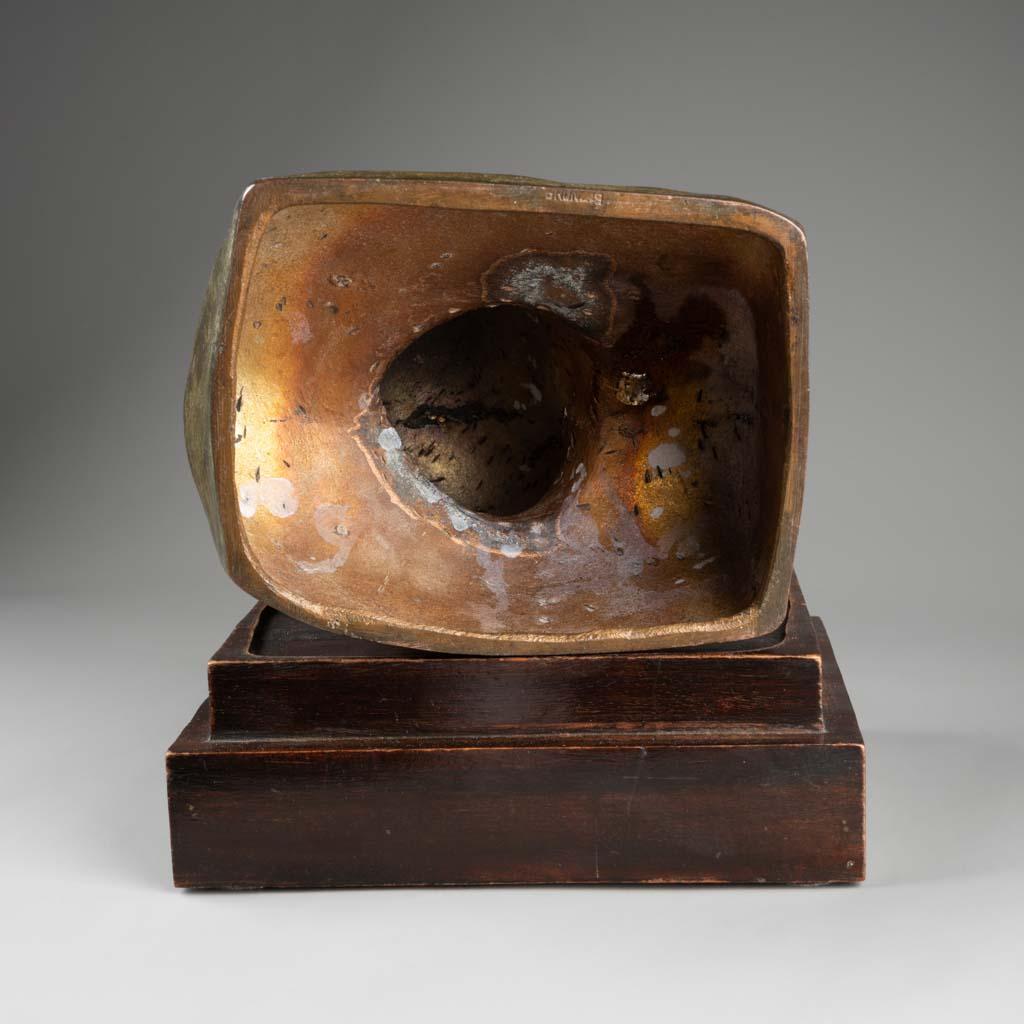 Gaston Hauchecorne: Rare Bronze Sculpture of a Laughing Monk 2