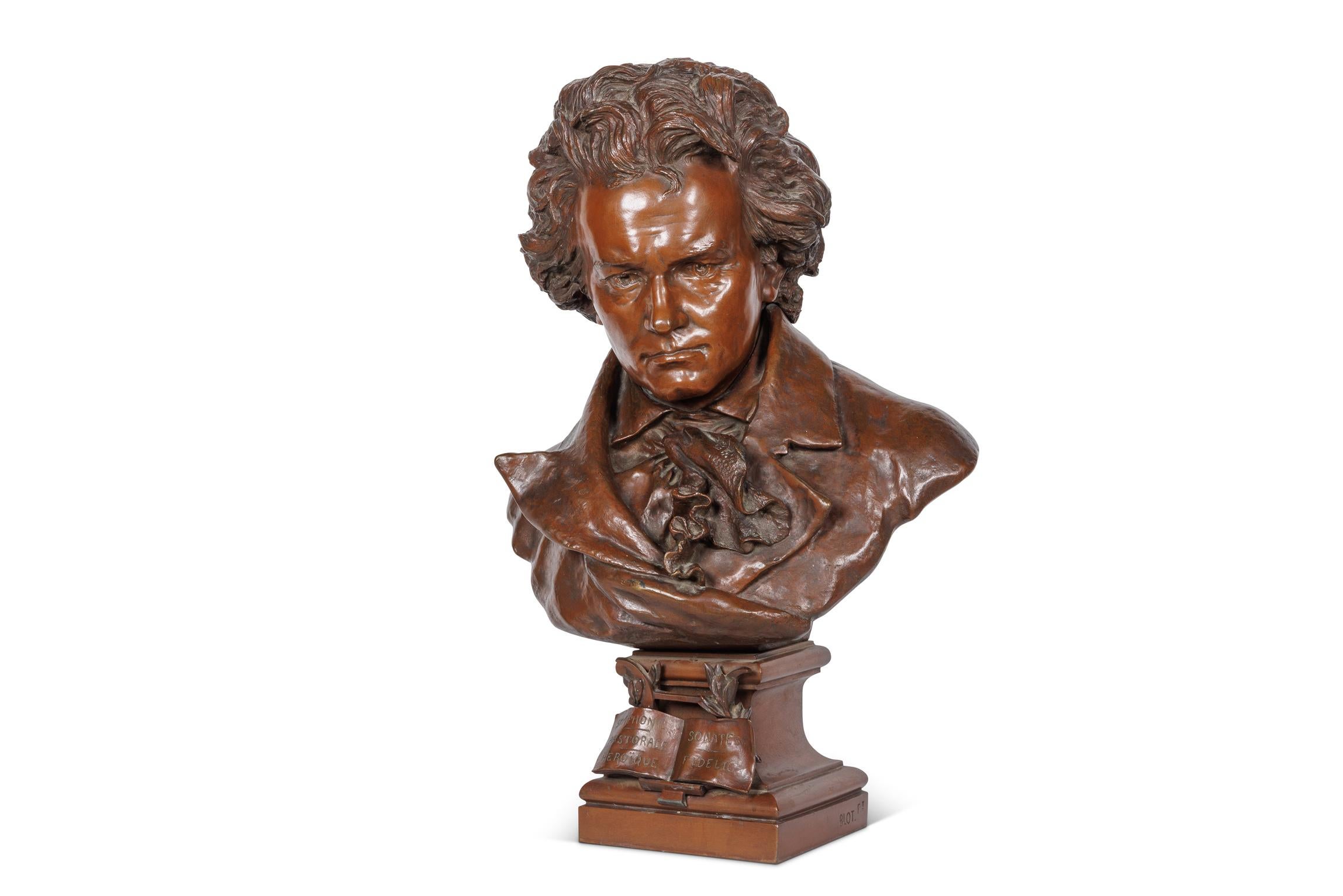 Busto monumental de bronce ricamente patinado de Beethoven por G. LeRoux - Sculpture de Gaston Leroux