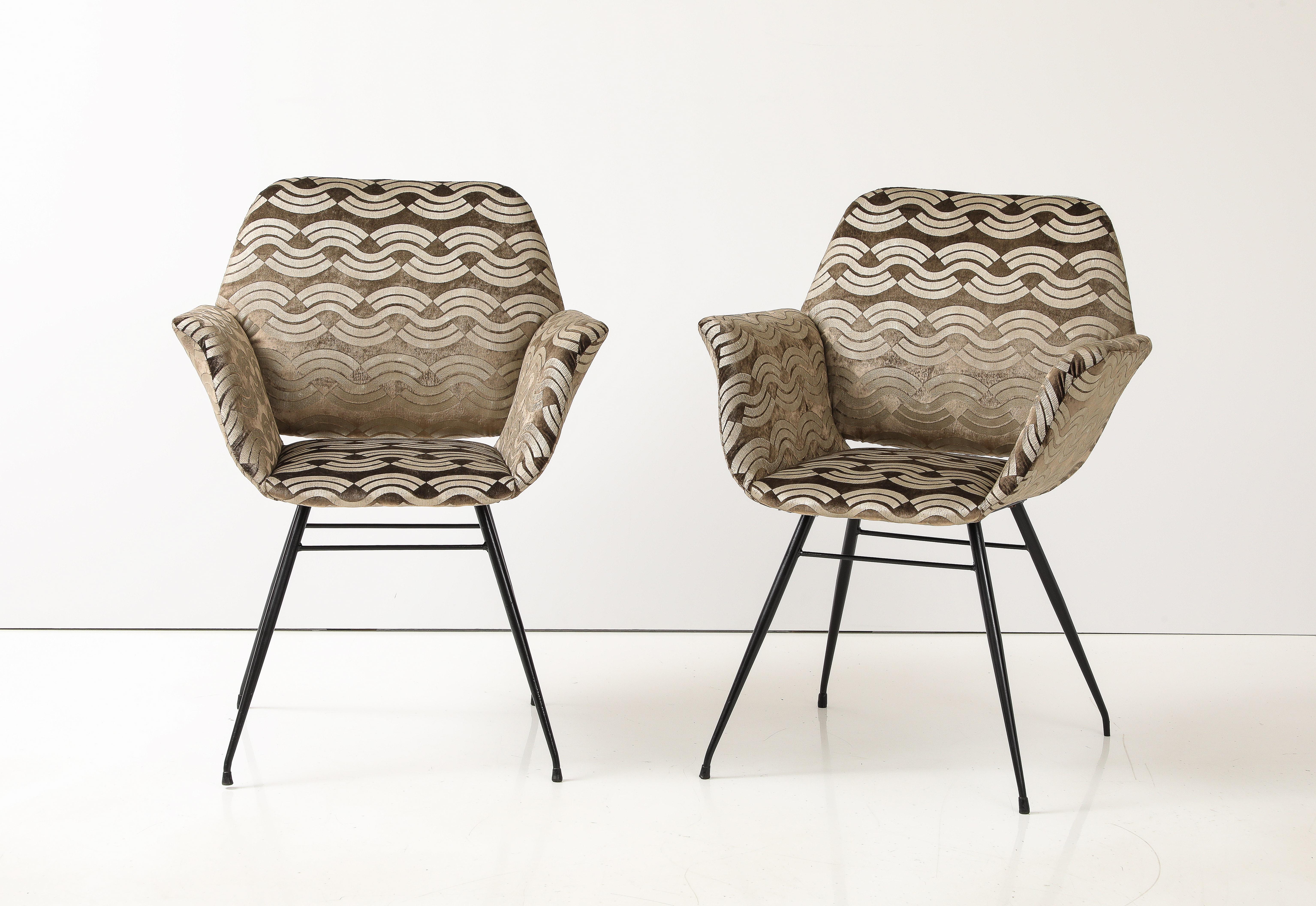 Gastone Rinaldi zugeschriebene modernistische Sessel mit Donghia-Stoff im Angebot 3