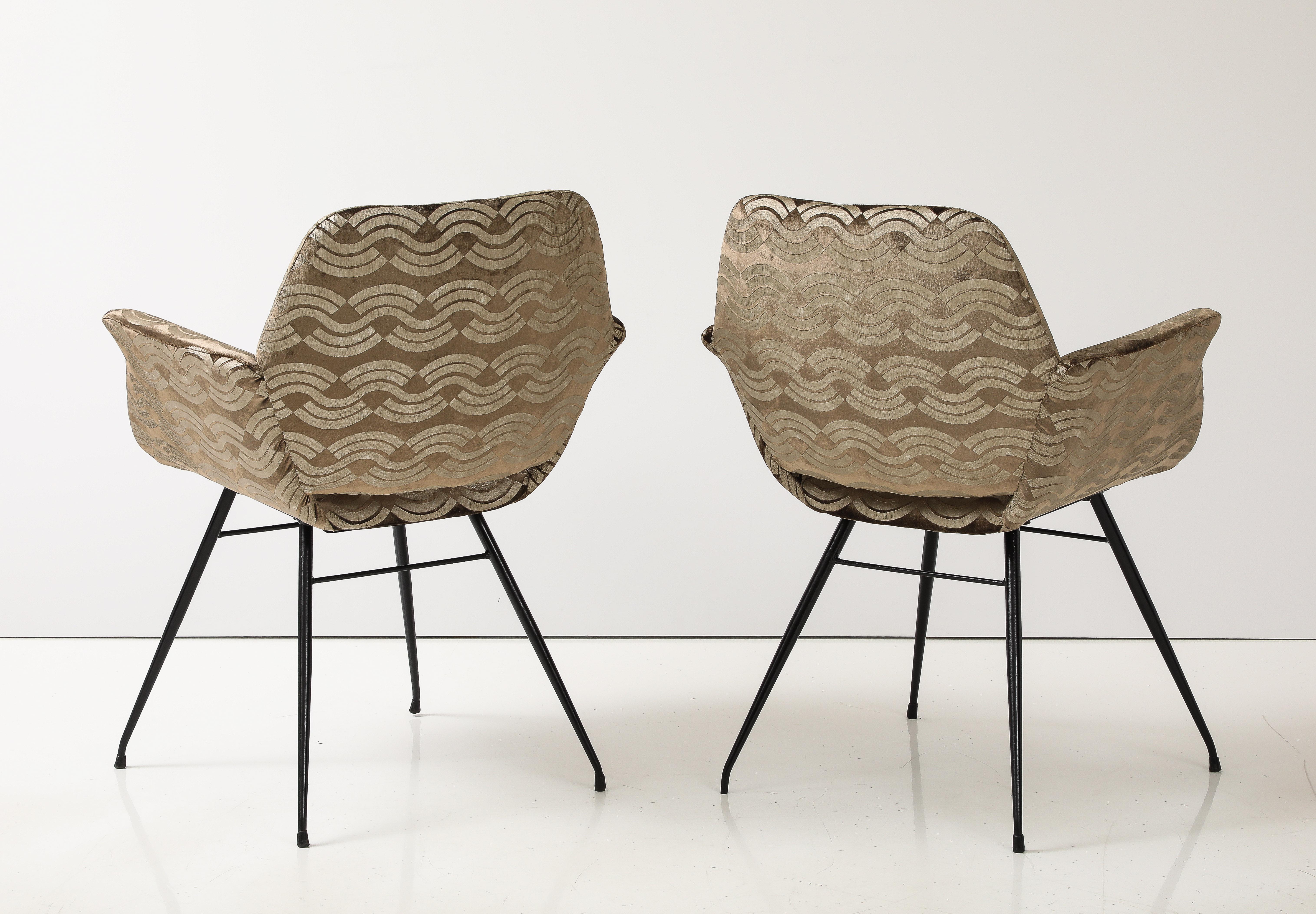 Gastone Rinaldi zugeschriebene modernistische Sessel mit Donghia-Stoff (Italienisch) im Angebot