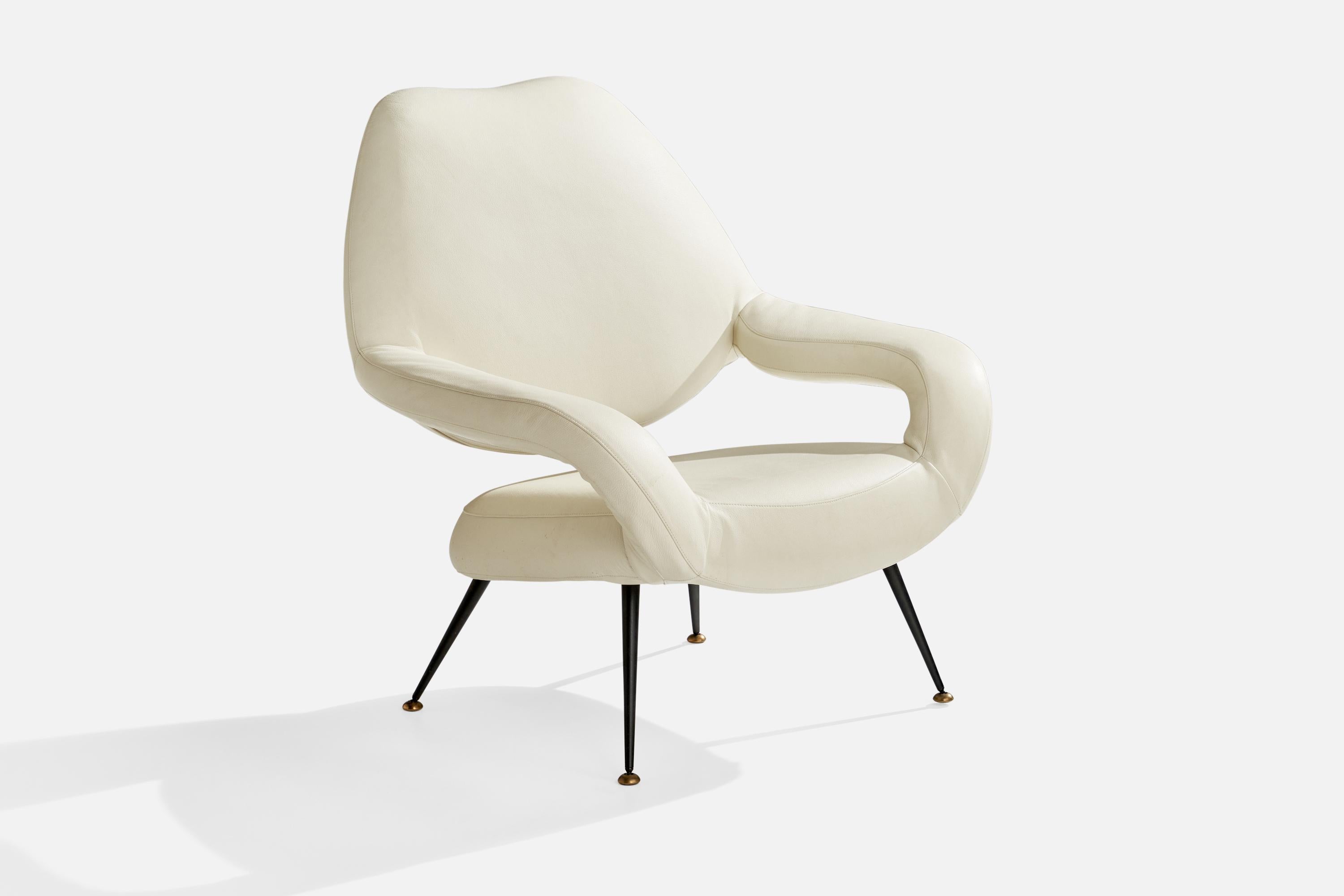 A white leather, brass and metal lounge chair, Model DU55a, designed by Gastone Rinaldi c. 1955 and produced by Poltrona Frau, Italy, 1990s.

Seat height 15.5”.