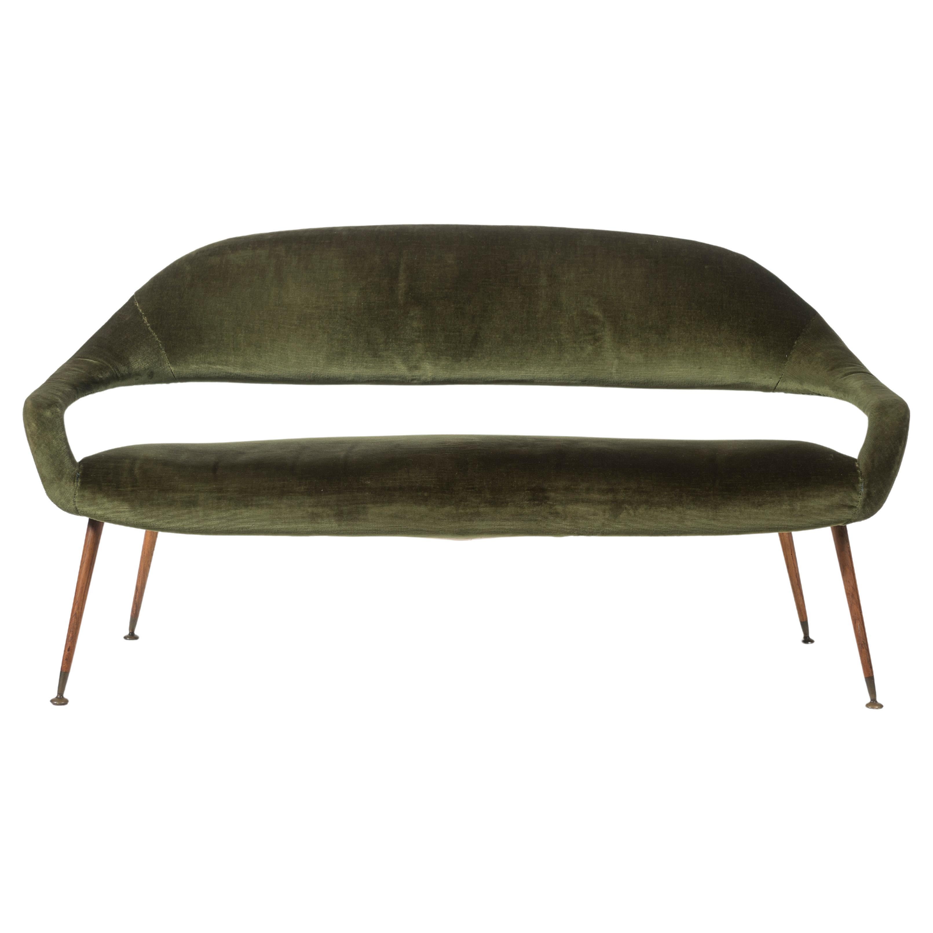 Gastone Rinaldi for RIMA Mod. DU559 Green Velvet Sofa with Wood and Brass, Italy For Sale