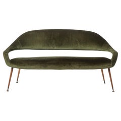 Gastone Rinaldi for RIMA Mod. DU559 Green Velvet Sofa with Wood and Brass, Italy