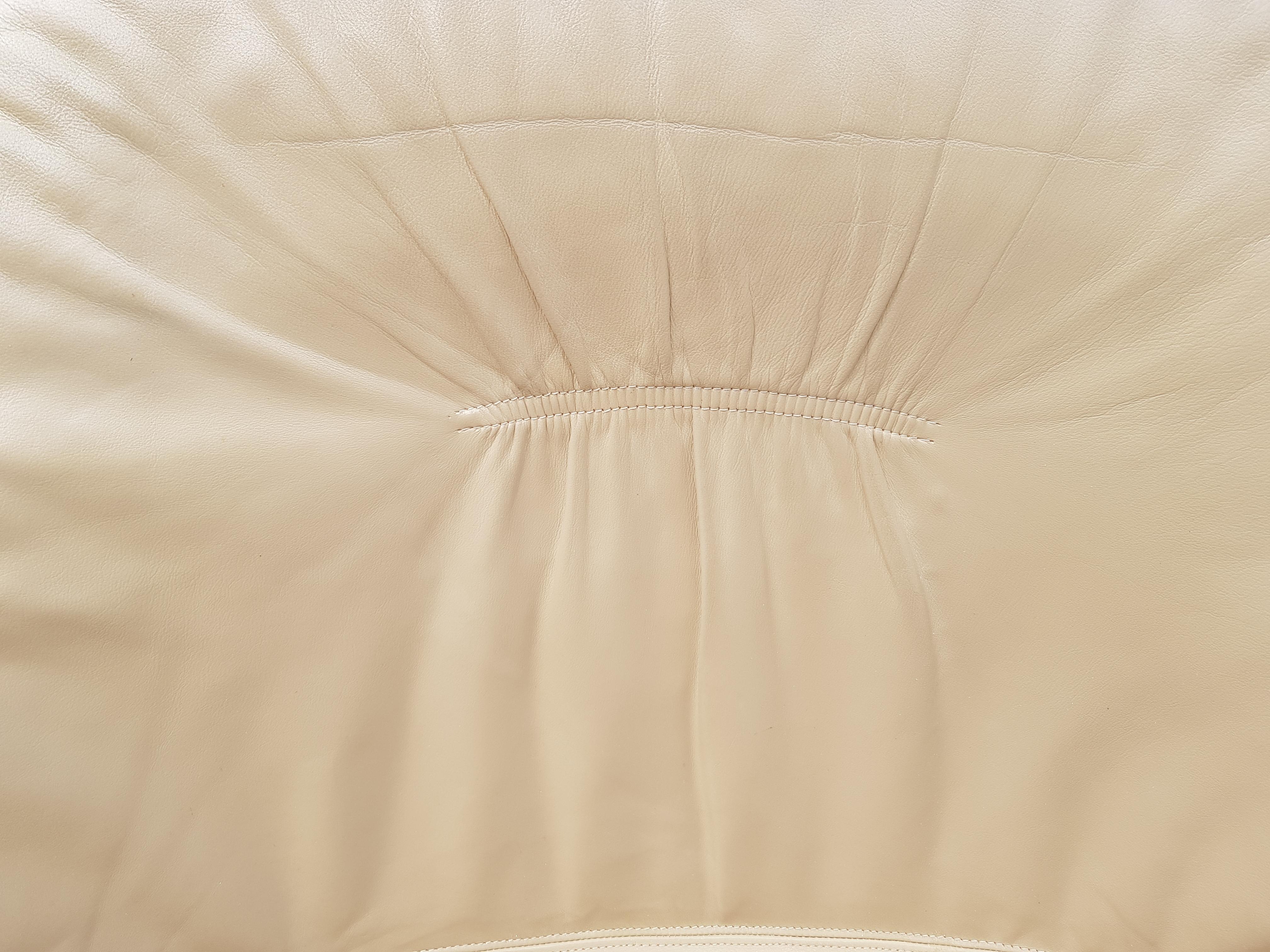 Italian Gastone Rinaldi for Rima Set of 4 Cream Chairs For Sale