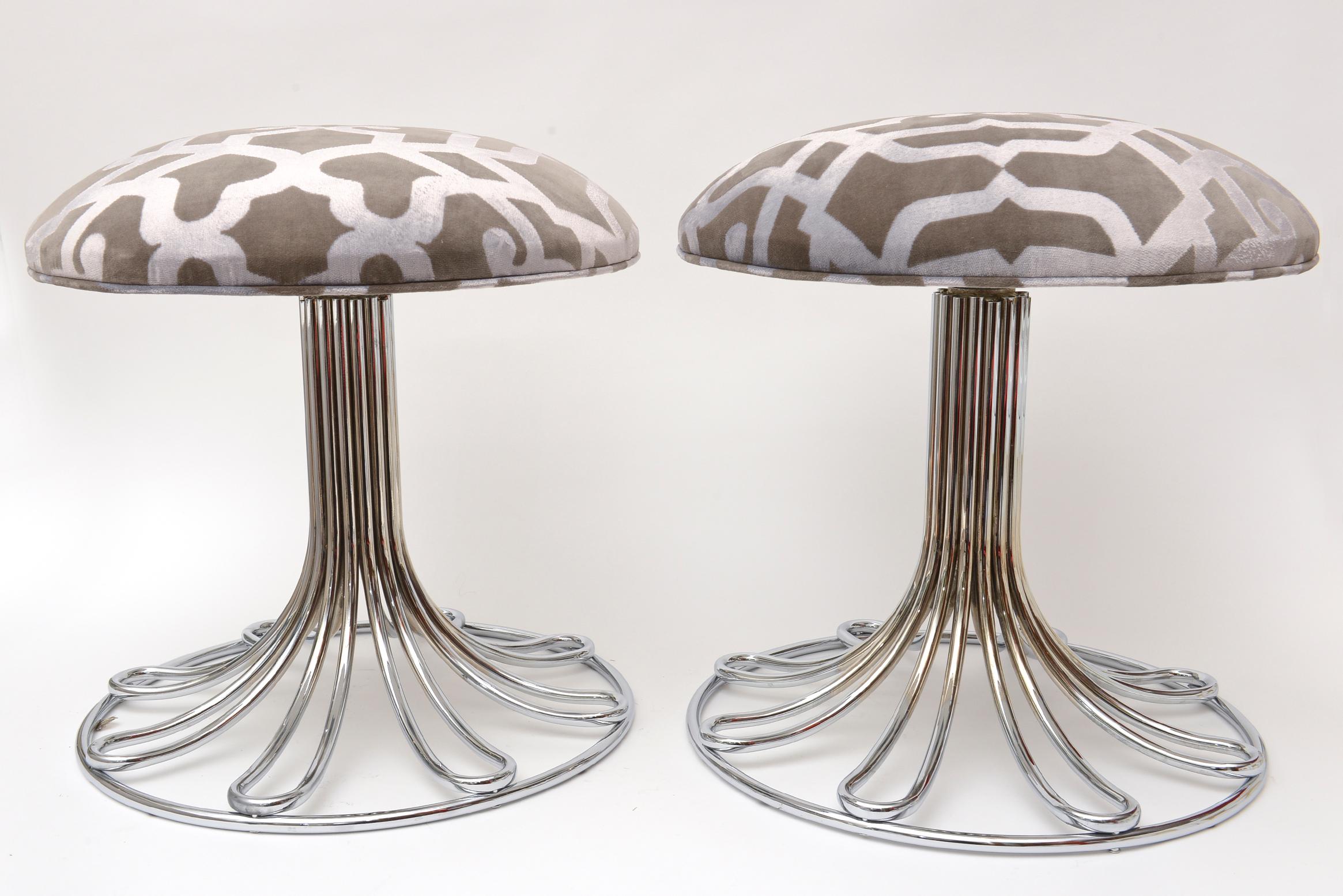 This wonderful pair of vintage 1960s Gastone Rinaldi nickel silver and grey and silver velvet upholstered stools, footstools or small benches are Italian. They have a domed top. The fabric is transitional and a combination of grey and silver. The