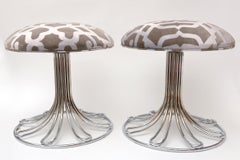 Paire de tabourets italiens rembourrs en nickel argent et velours gris de Gastone Rinaldi