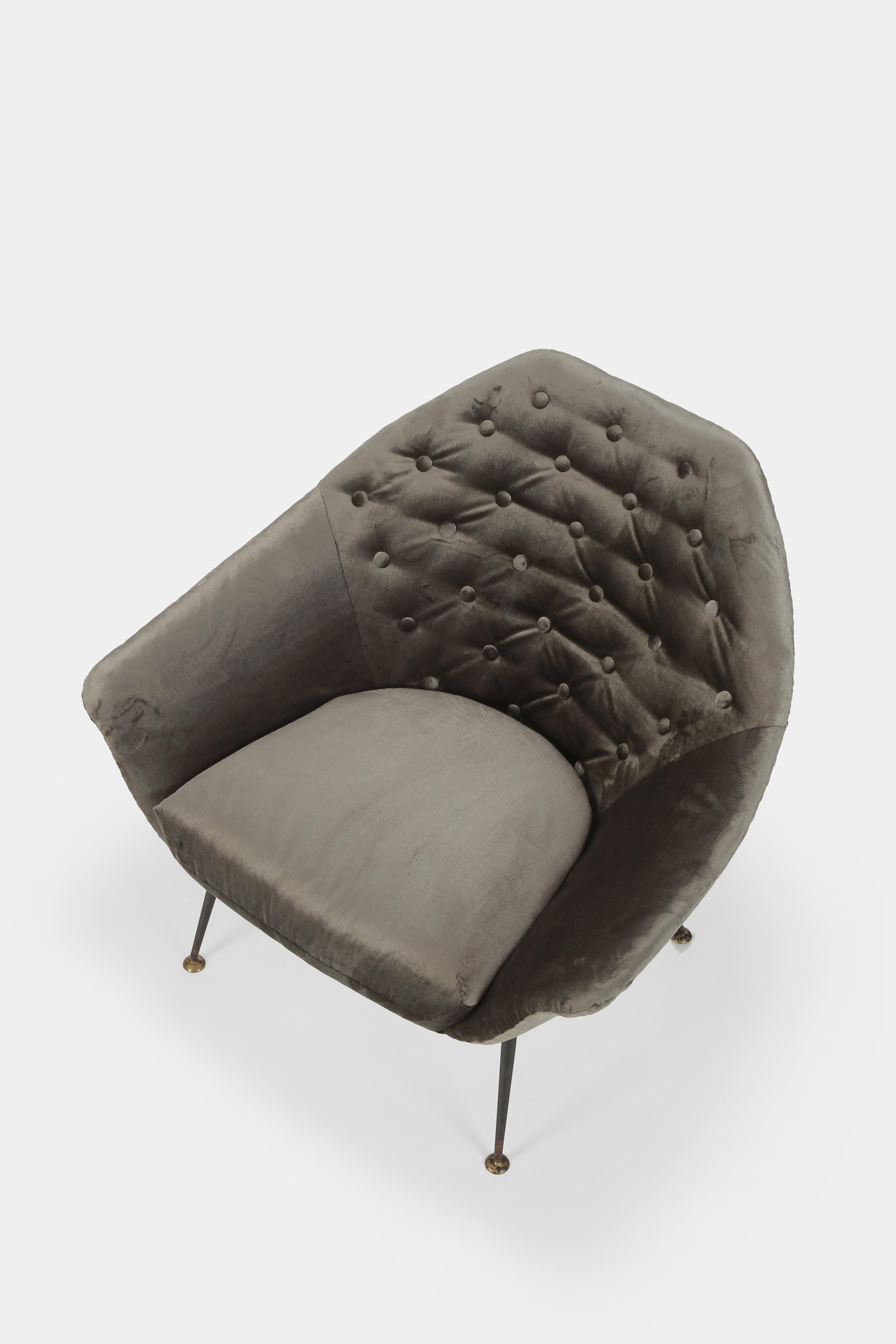 Very rare armchair P43 by Gastone Rinaldi made by Rima in the fifties in Italy. Beautiful form revived by a detailed re-upholstery in silver-grey velvet. A luxurious midcentury design classic that oozes sensuality in a way that only Italian