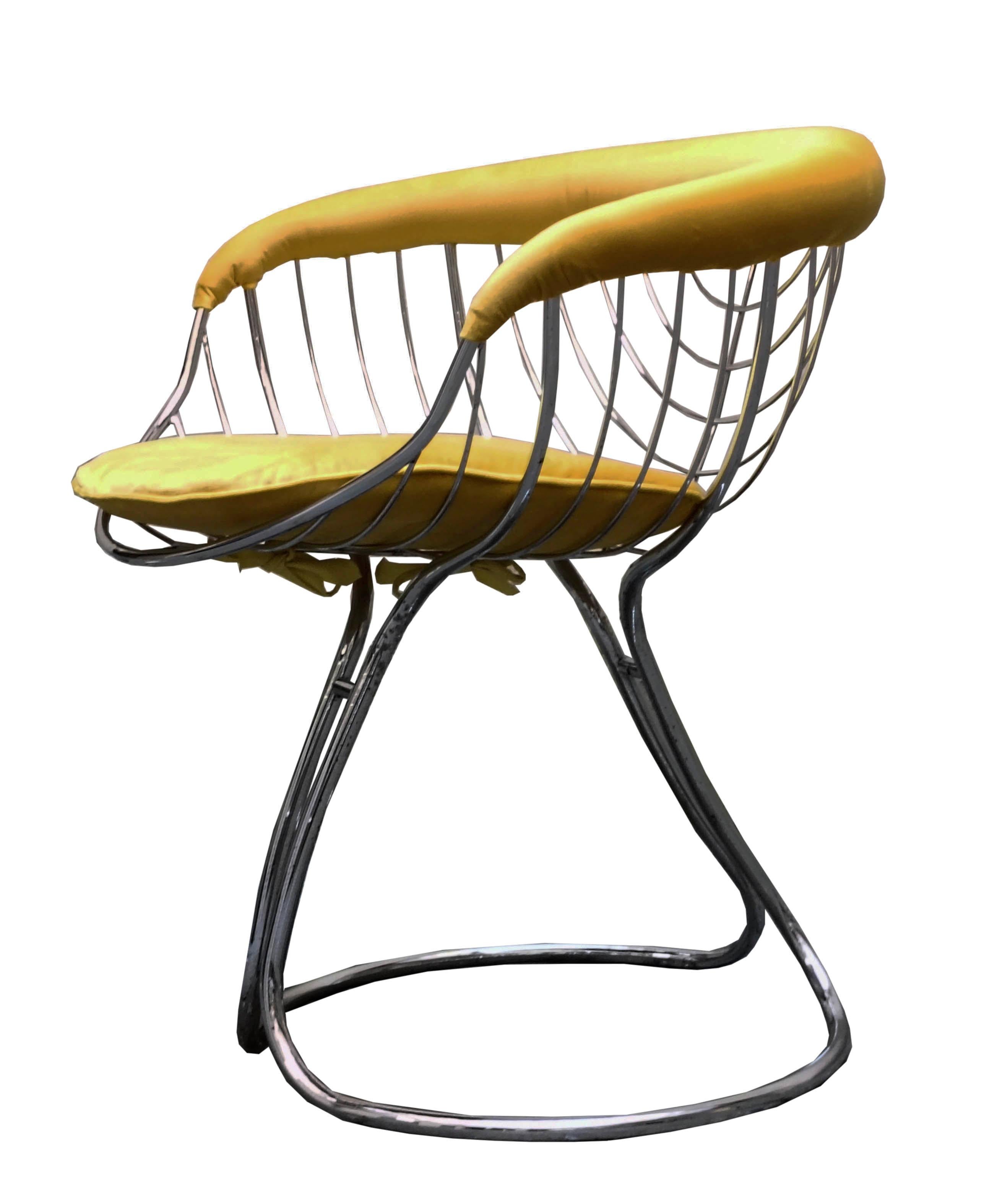 The Pan-Am design chair, created in 1970 by Gastone Rinaldi for the company Rima, is4' an icon of 20th-century Italian design. This chair represents a perfect combination of form and function, with a strong emphasis on aesthetics and comfort. Made