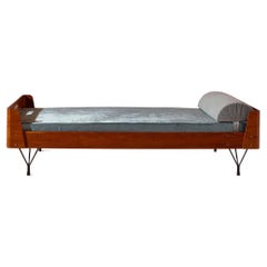 Sofá-cama Gastone Rinaldi de madera contrachapada, metal y latón de Rima, Italia, años 50