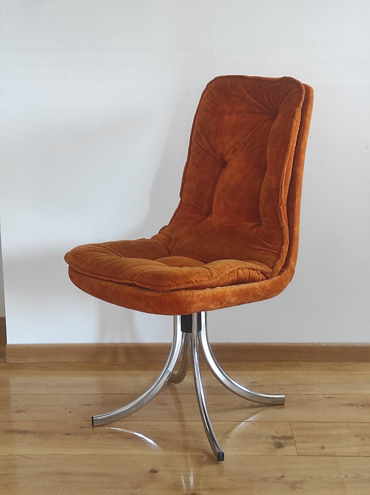Gastone Rinaldi Drehstuhl für RIMA 1970er Jahre, drehbar (Stoff) im Angebot