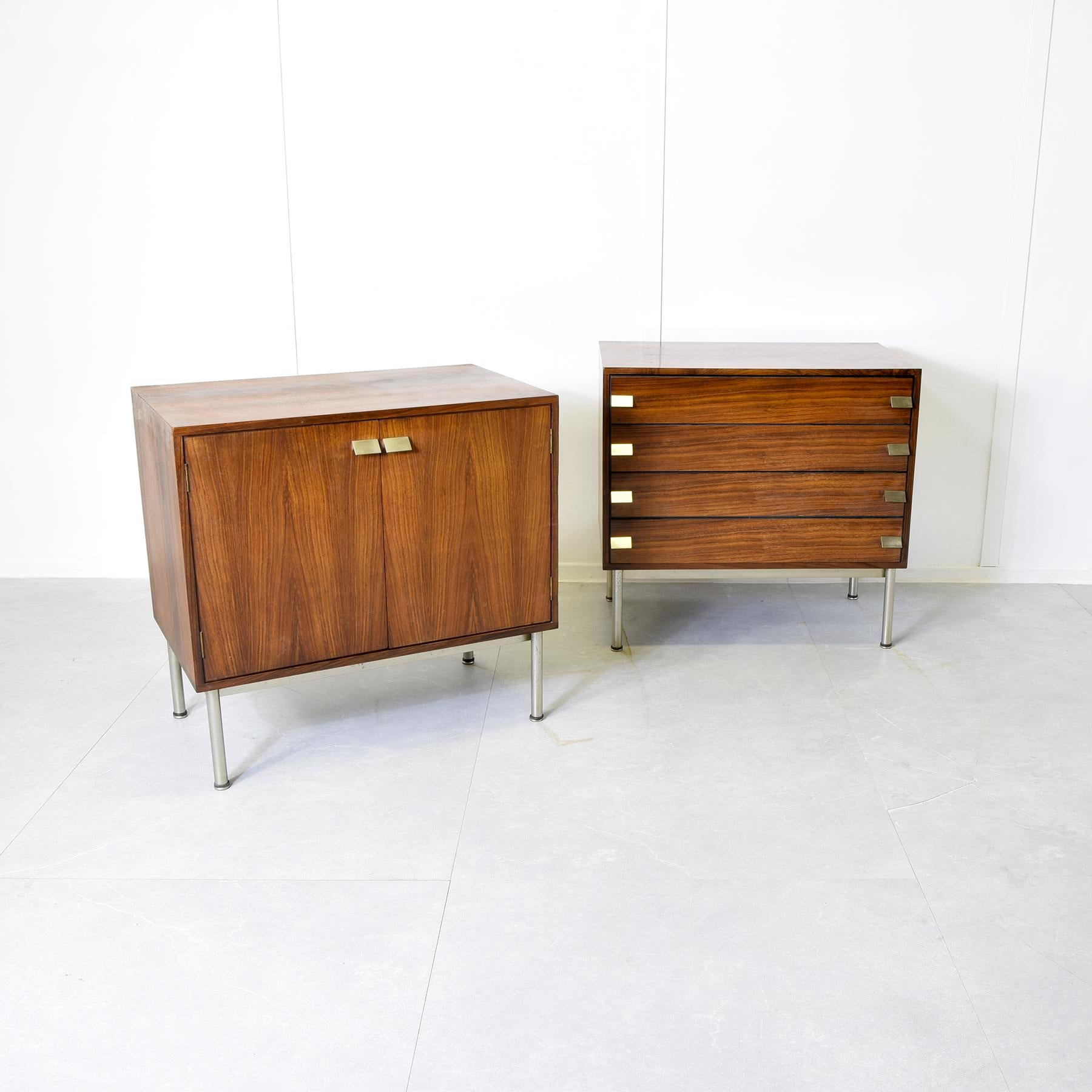 Mid-Century moderno Gastone Rinaldi due armadi anni '70. in vendita