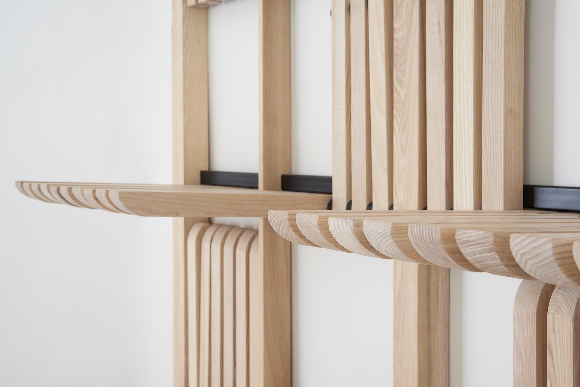 Estantería moderna de madera de fresno y acero - Estantería modular artesanal 1500 mm en venta 9