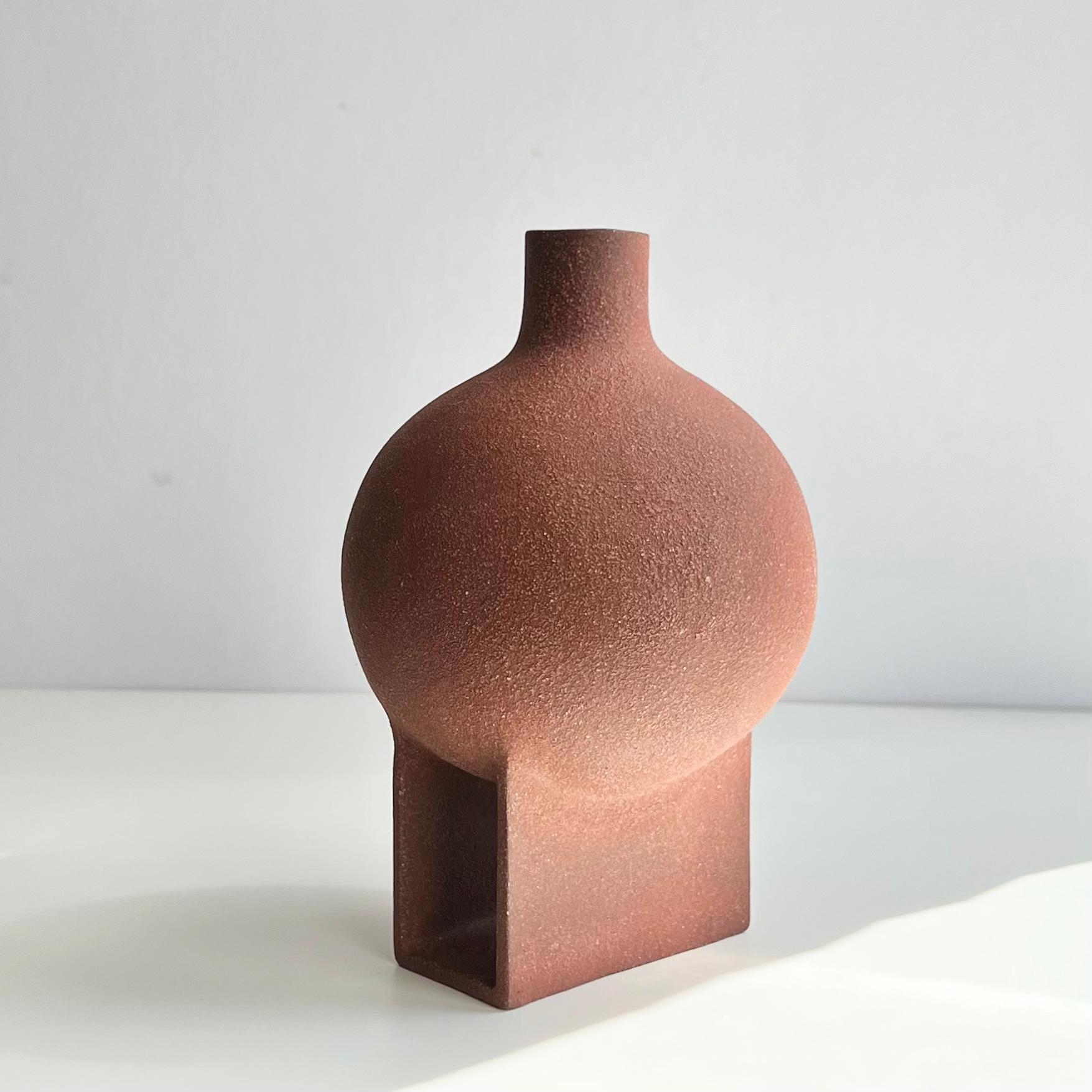 Postmoderno Vaso scultoreo Gateway di Karin Amdal in vendita