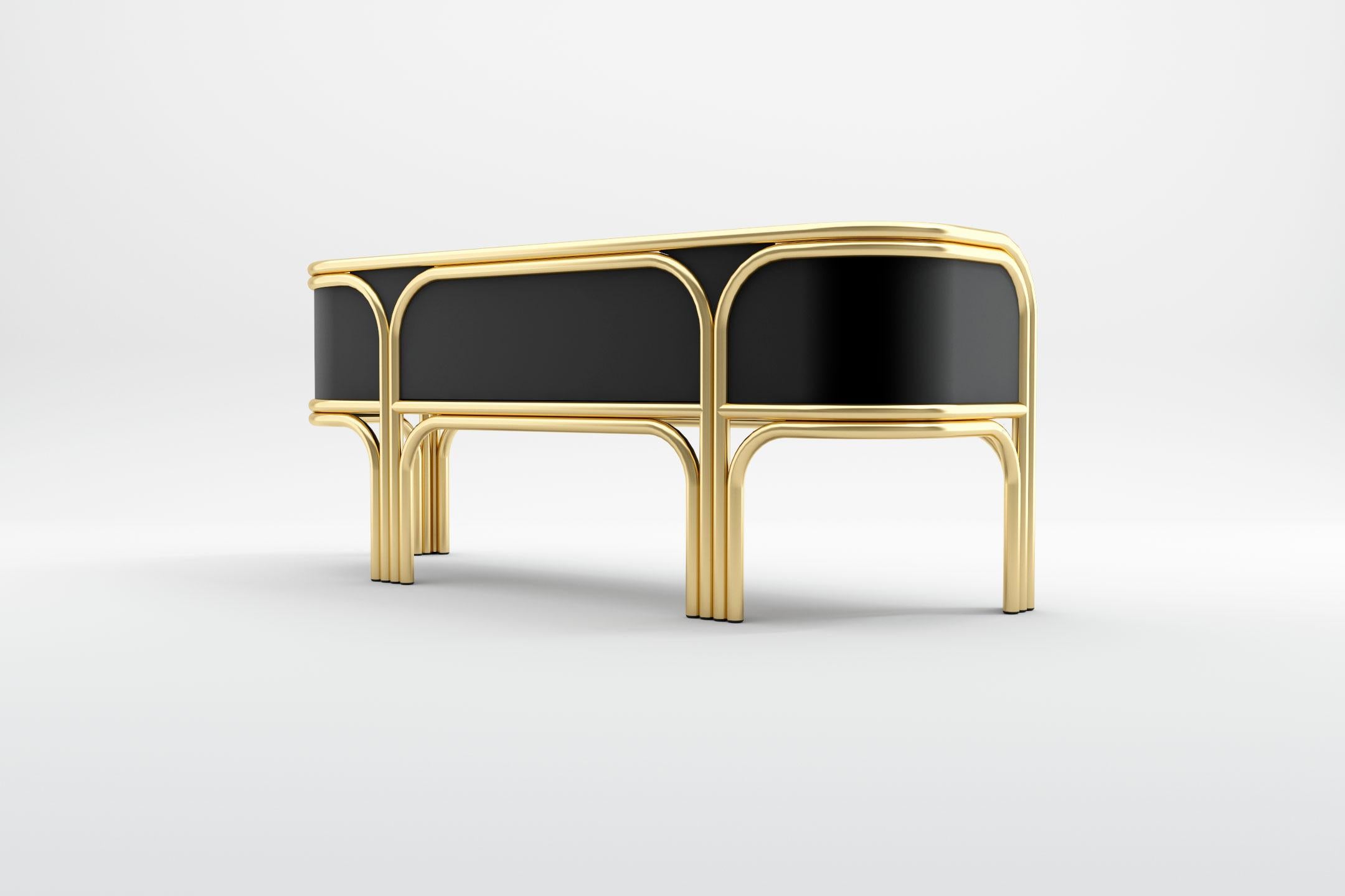 Gatsby Zweisitzer-Sofa - Modernes Art-Déco-Sofa aus Messing und Samt in Messing (Europäisch) im Angebot