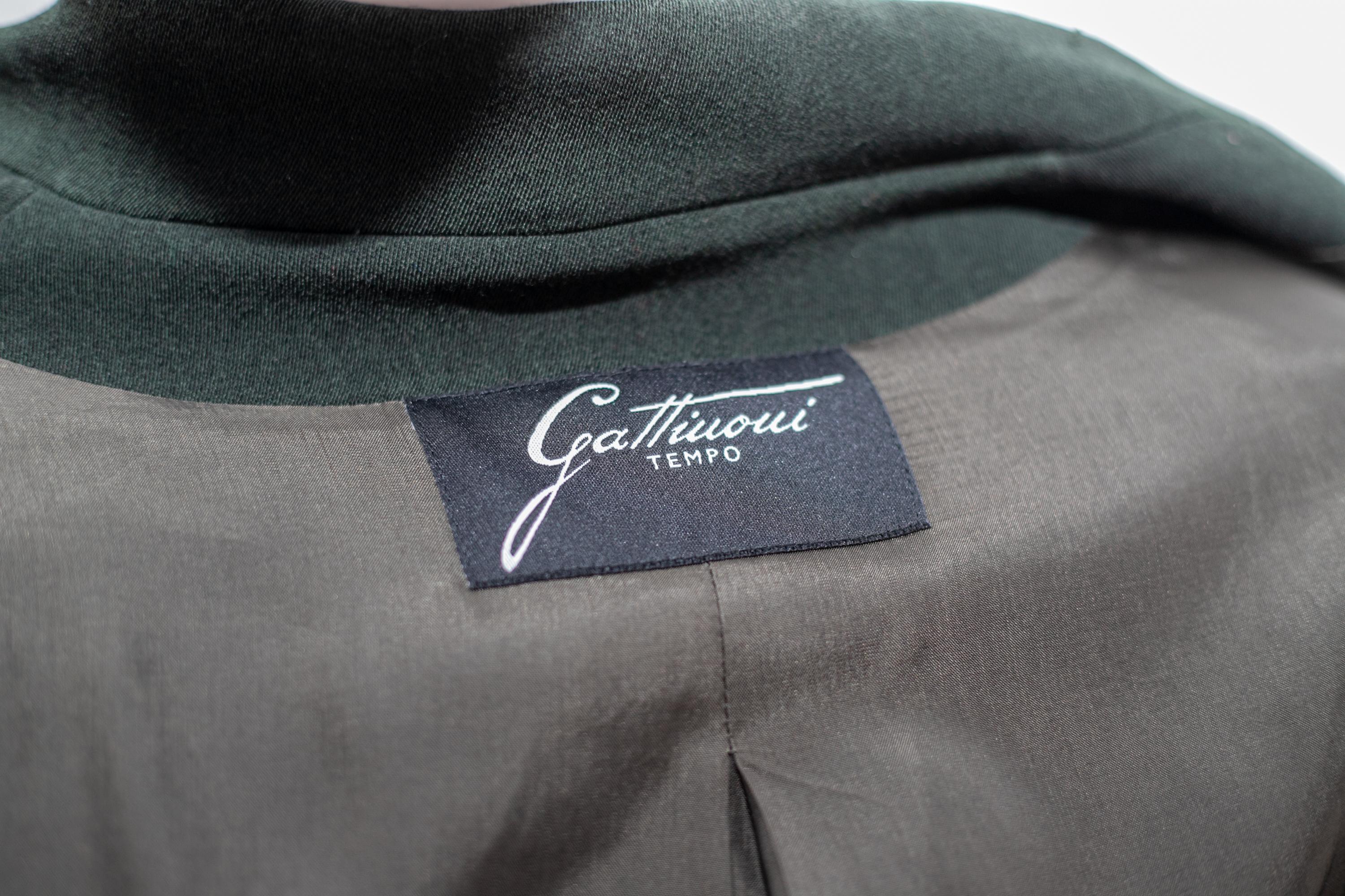 Beautiful elegant wool shirt by Gattinoni from the 1980s, made in Italy.
ORIGINAL LABEL.
The jacket is totally made of green wool and has long sleeves with soft cuffs. The collar has a classic small list cut. There are 3 large round buttons,