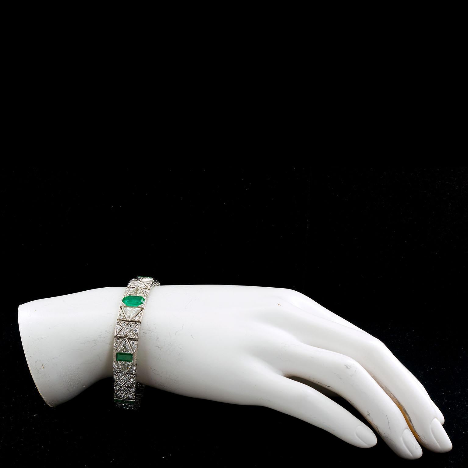 Gattle Art Deco Colombian Emerald Diamond Bracelet 1