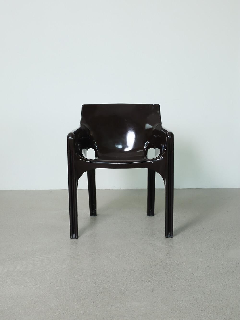 Gaudi Armchair by Vico Magistretti for Artemide in BROWN.