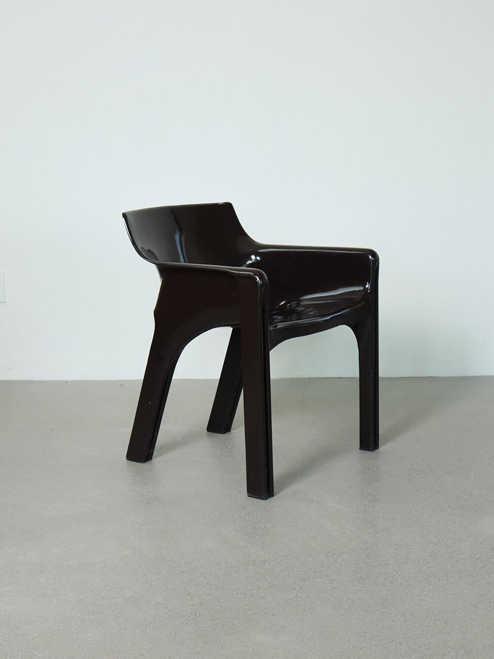 Gaudi-Stuhl von Vico Magistretti für Artemide (Moderne der Mitte des Jahrhunderts) im Angebot