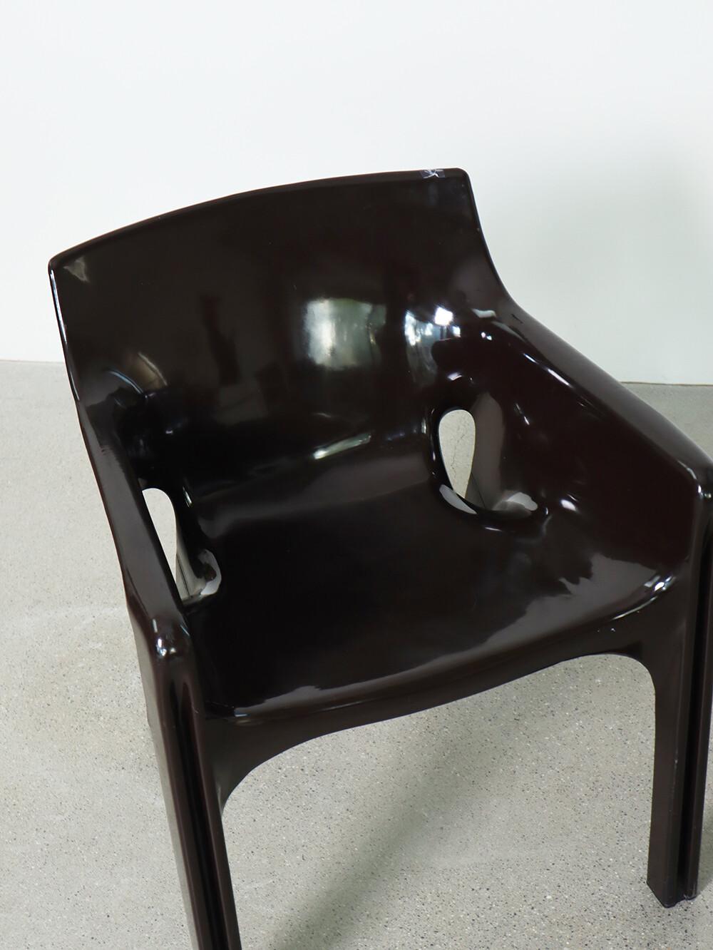 Plastic Gaudi Chair by Vico Magistretti for Artemide For Sale