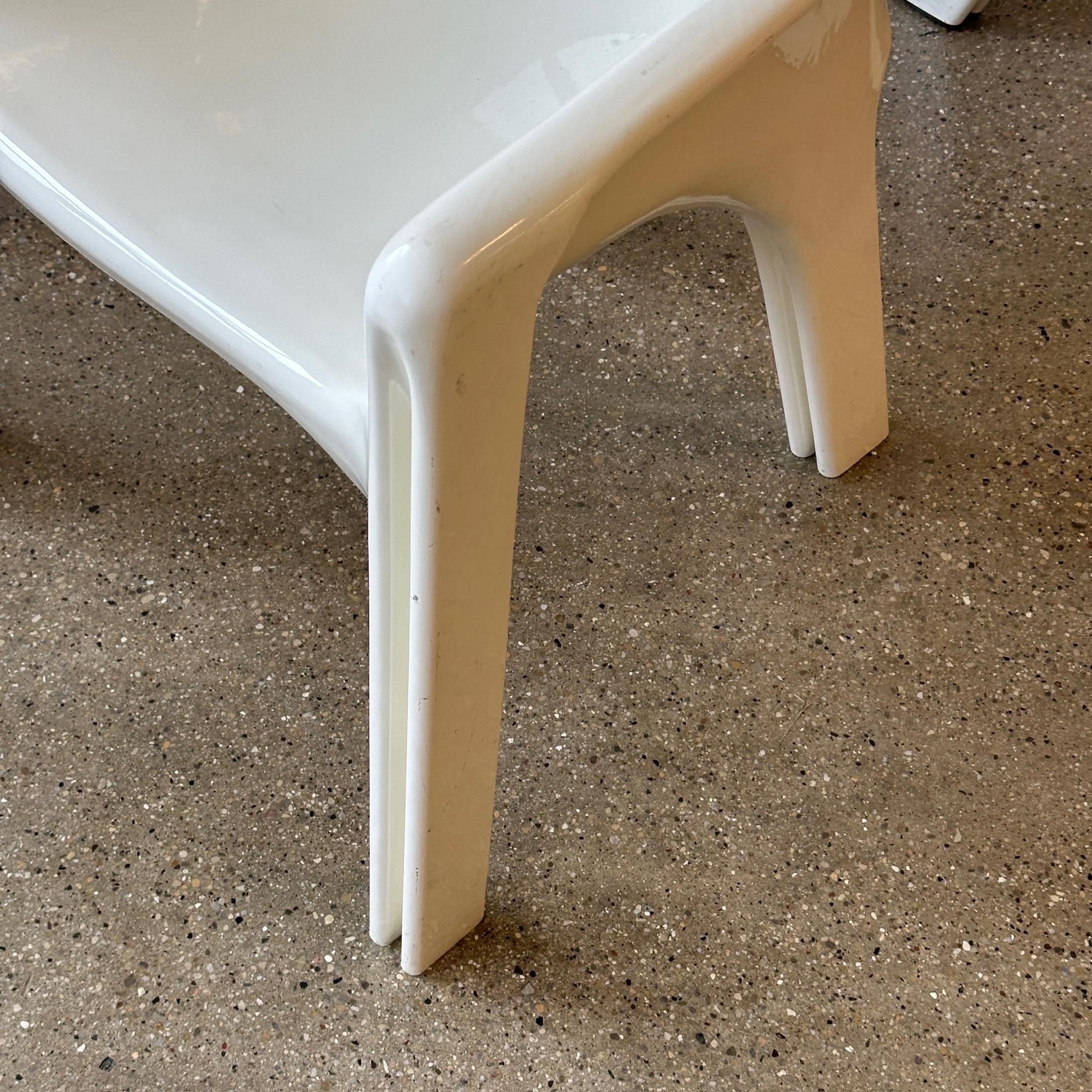 Postmoderno Sedie Gaudi di Vico Magistretti per Artemide in vendita