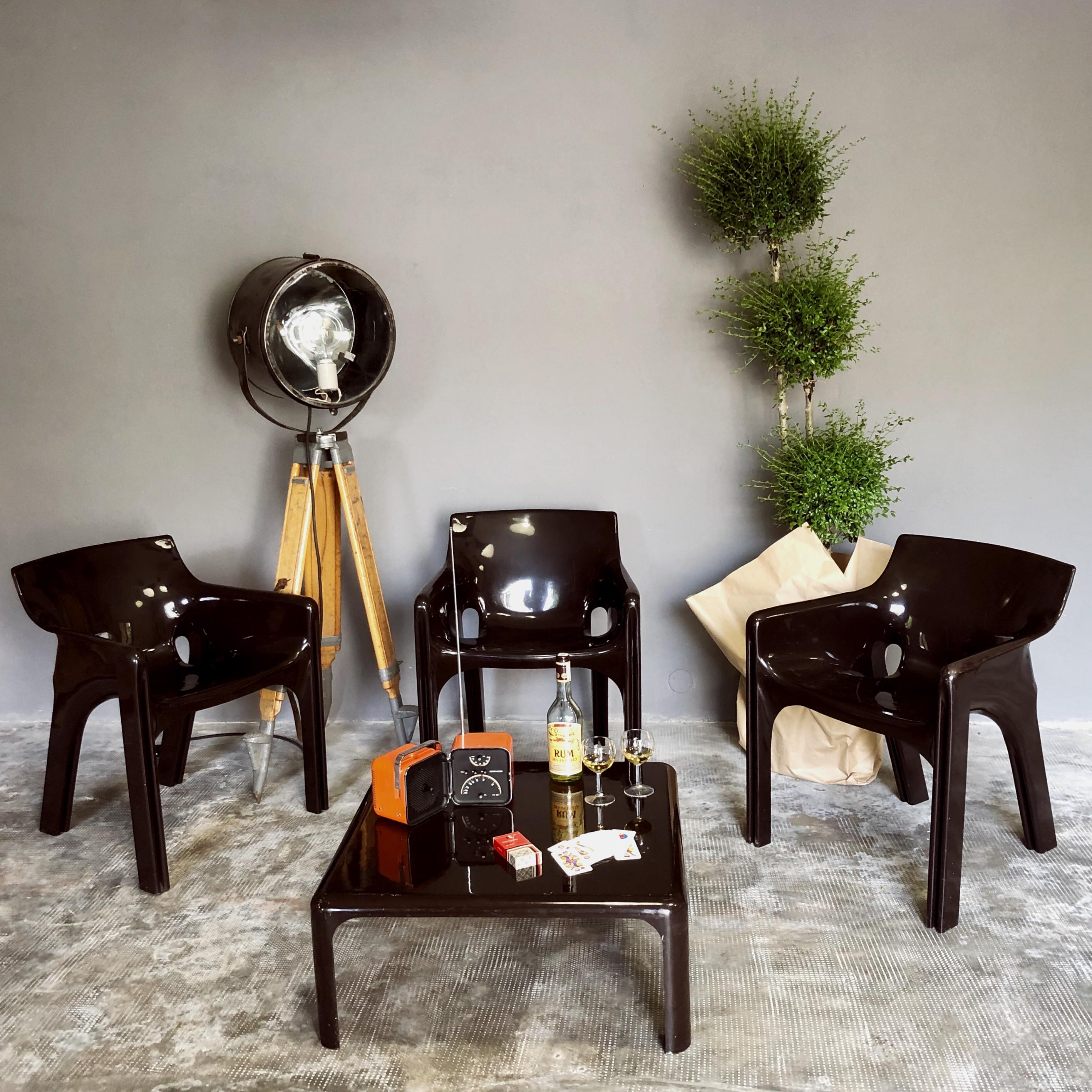 Gaudì Space Age Brown Wohnzimmerset von Vico Magistretti für Artemide, 1974 im Angebot 1