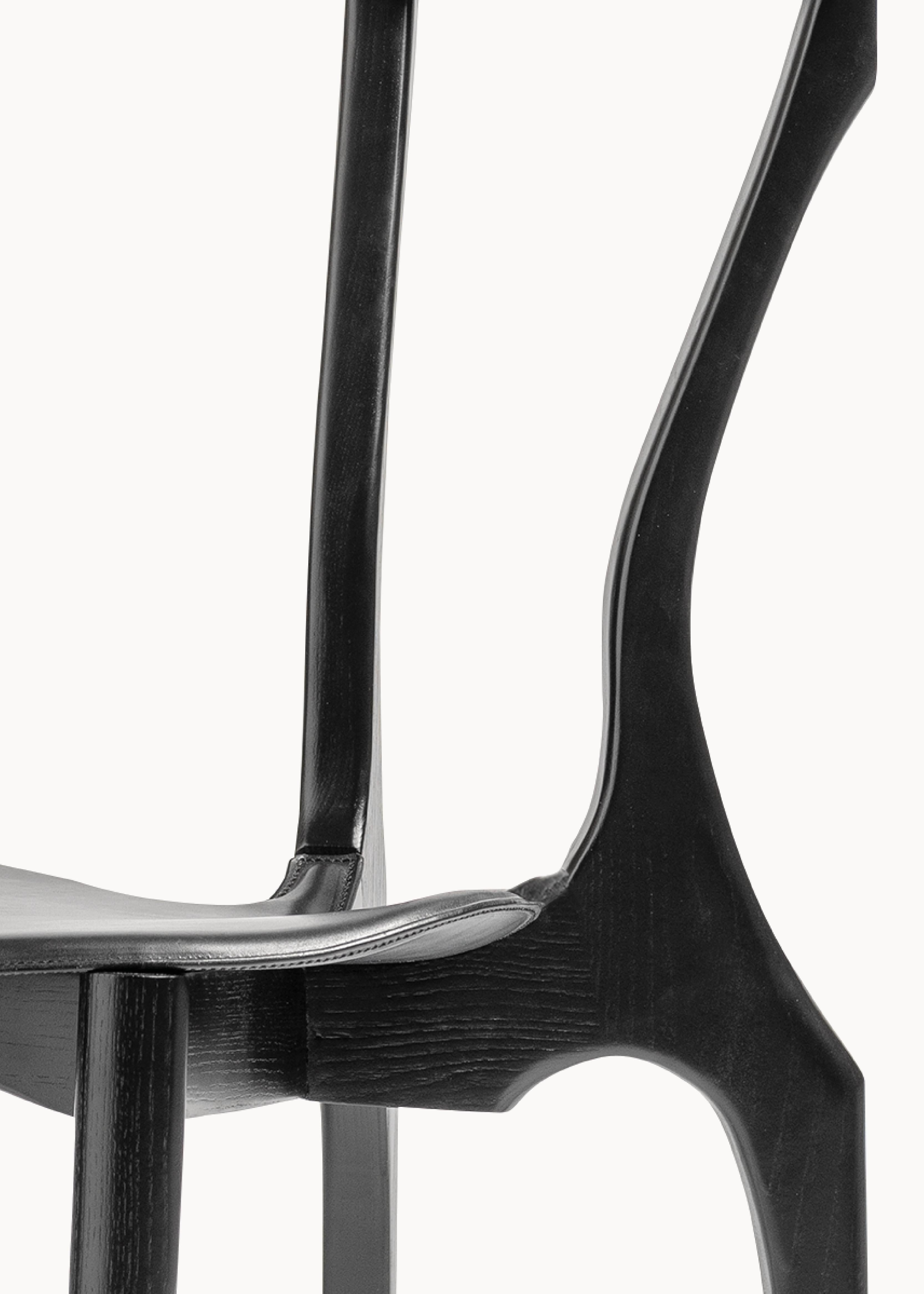 Gaulinetta dining chair by Oscar Tusquets red Lacquered Ash wood, contemporary  For Sale 2