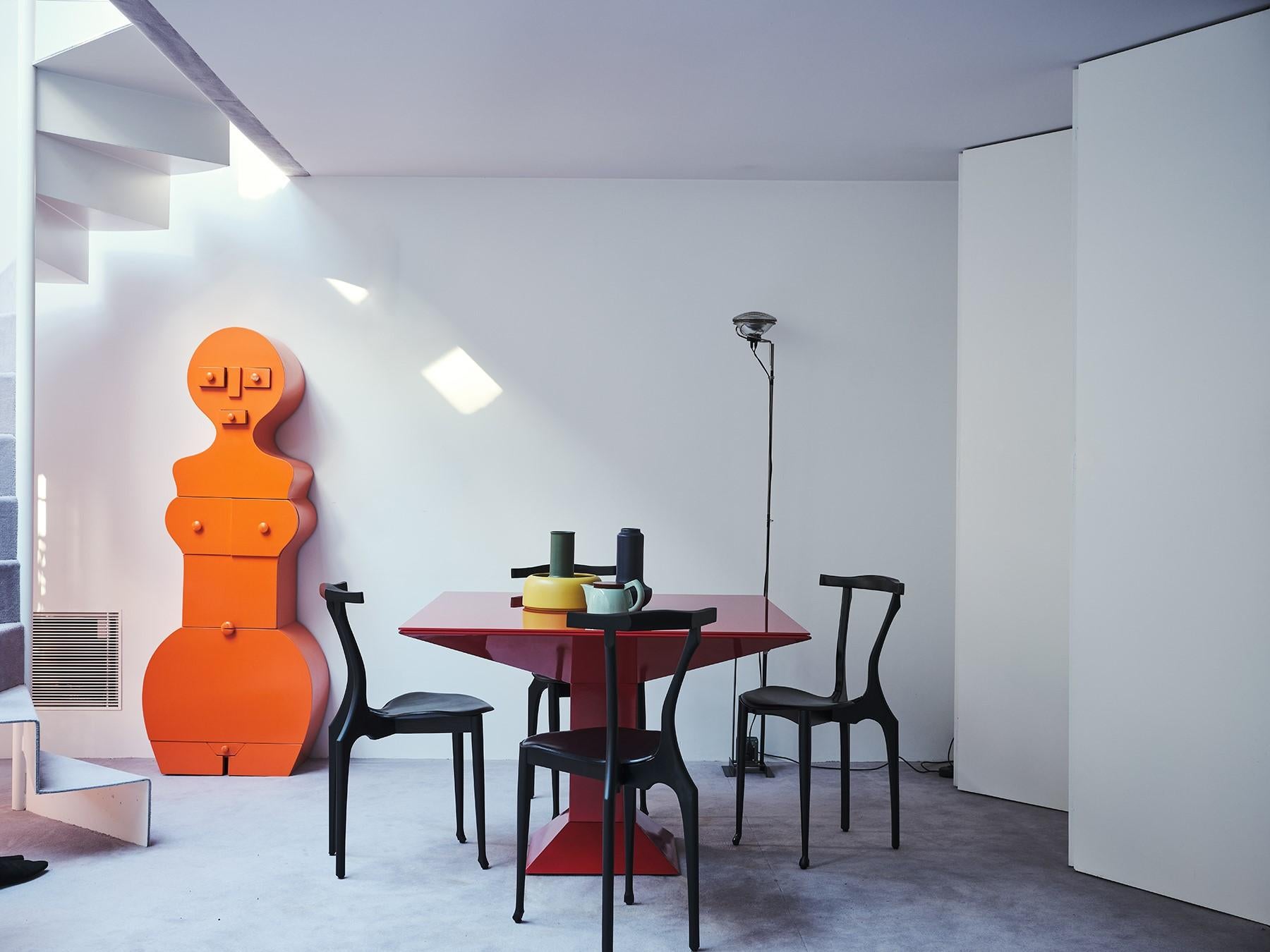 Gaulinetta dining chair by Oscar Tusquets red Lacquered Ash wood, contemporary For Sale 8