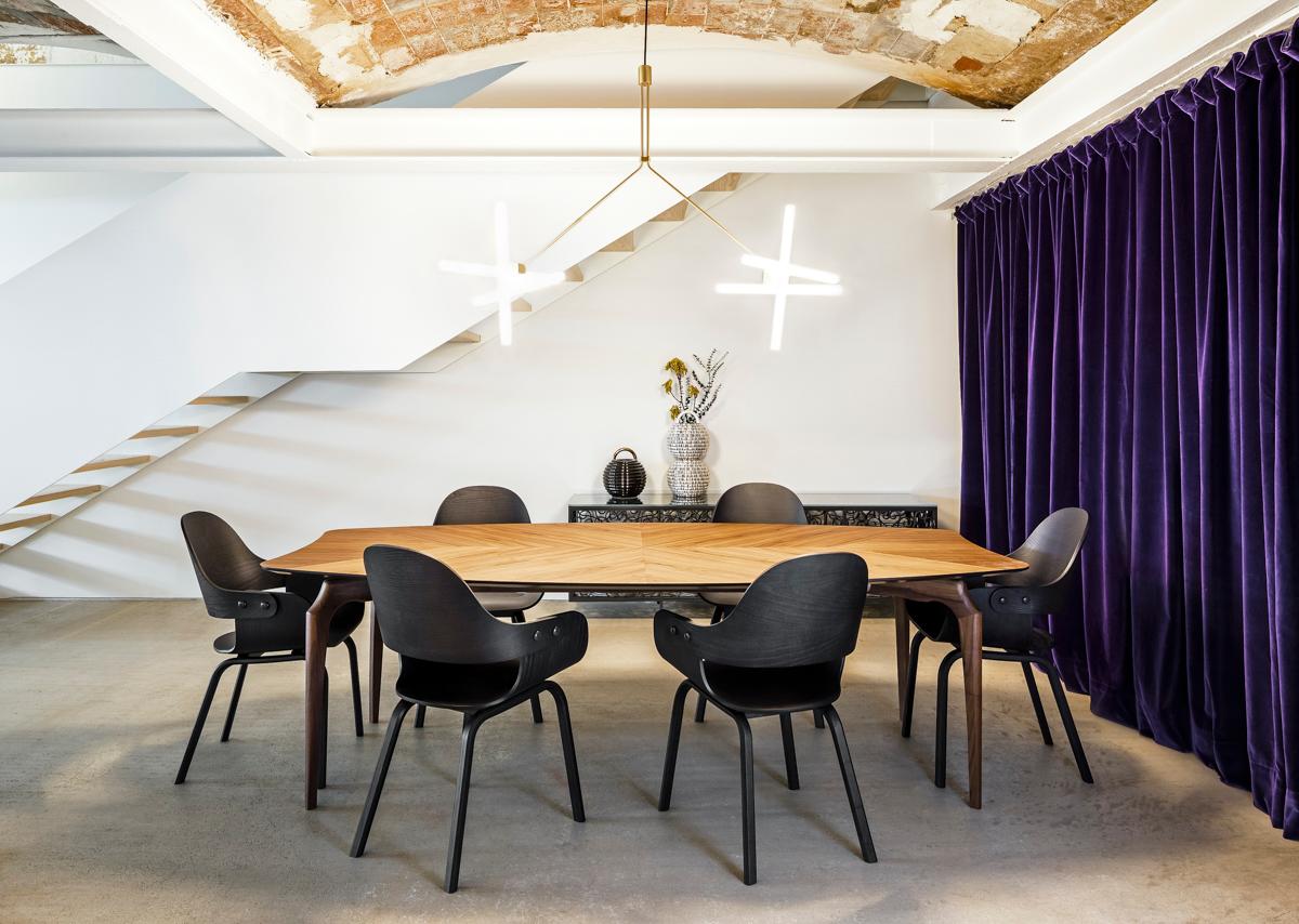 Varnished Gaulino Dining Table, by Oscar Tusquets, Black Stained Ash Wood, Contemporary For Sale