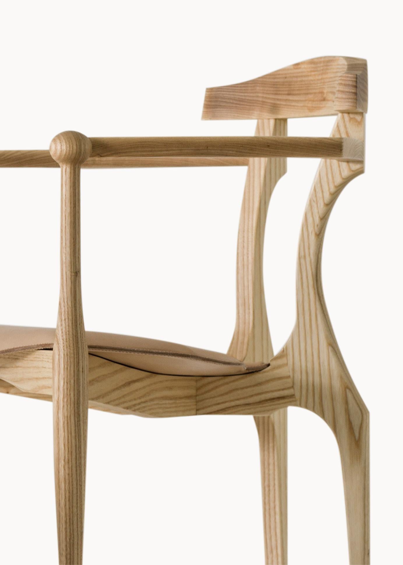 Gaulino Easy Chair by Oscar Tysquets Schwarz lackiertes Eschenholz, Contemporary   im Angebot 3