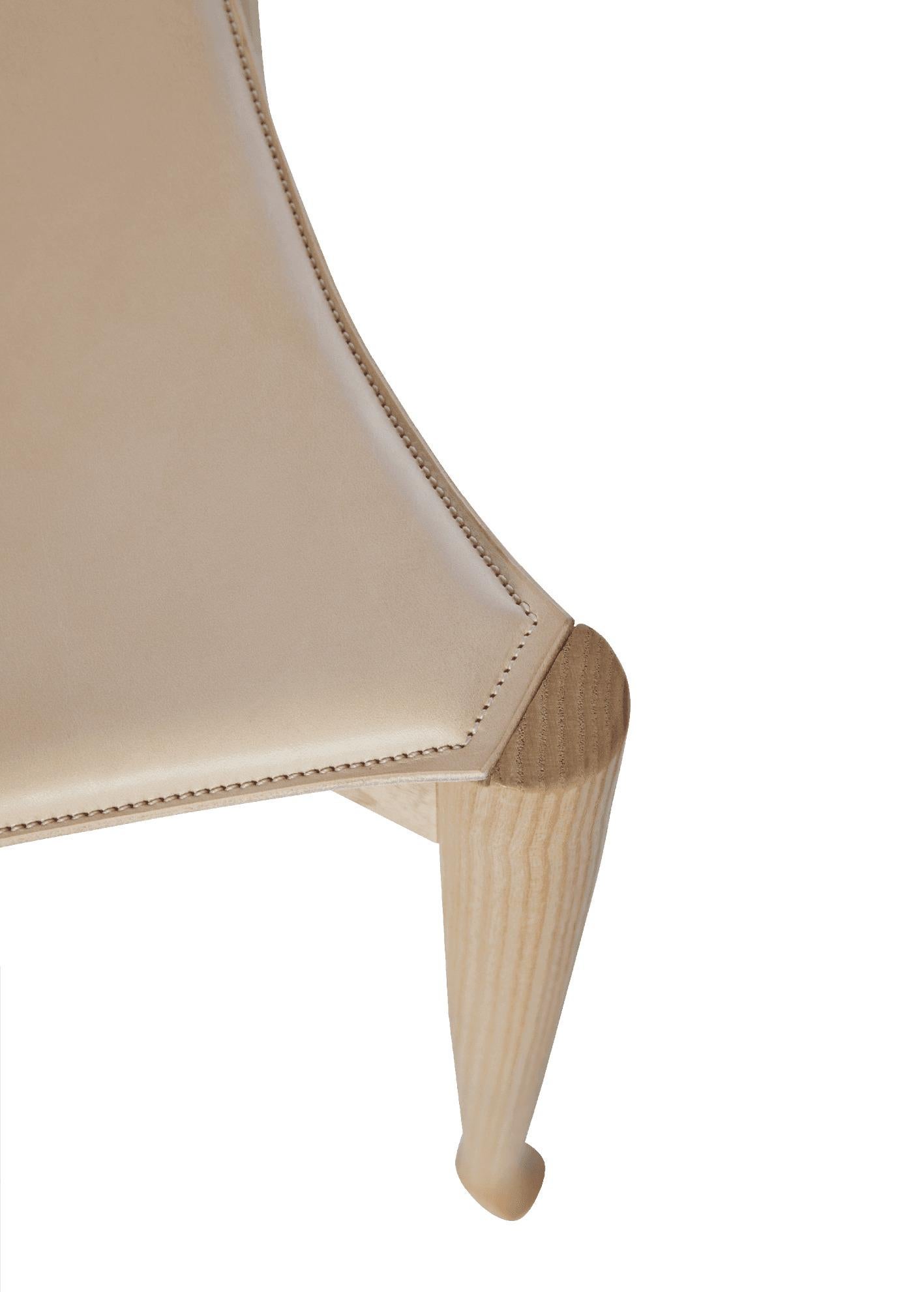 Gaulino Stool by Oscar Tusquets for BD Barcelona
This stool is, alongside the entire collection, a testament to Oscar Tusquets’ creativity and the influence of Gaulino as a whole.
Inspired by Antonio Gaudi and Carlo Mollino, Tusquets created