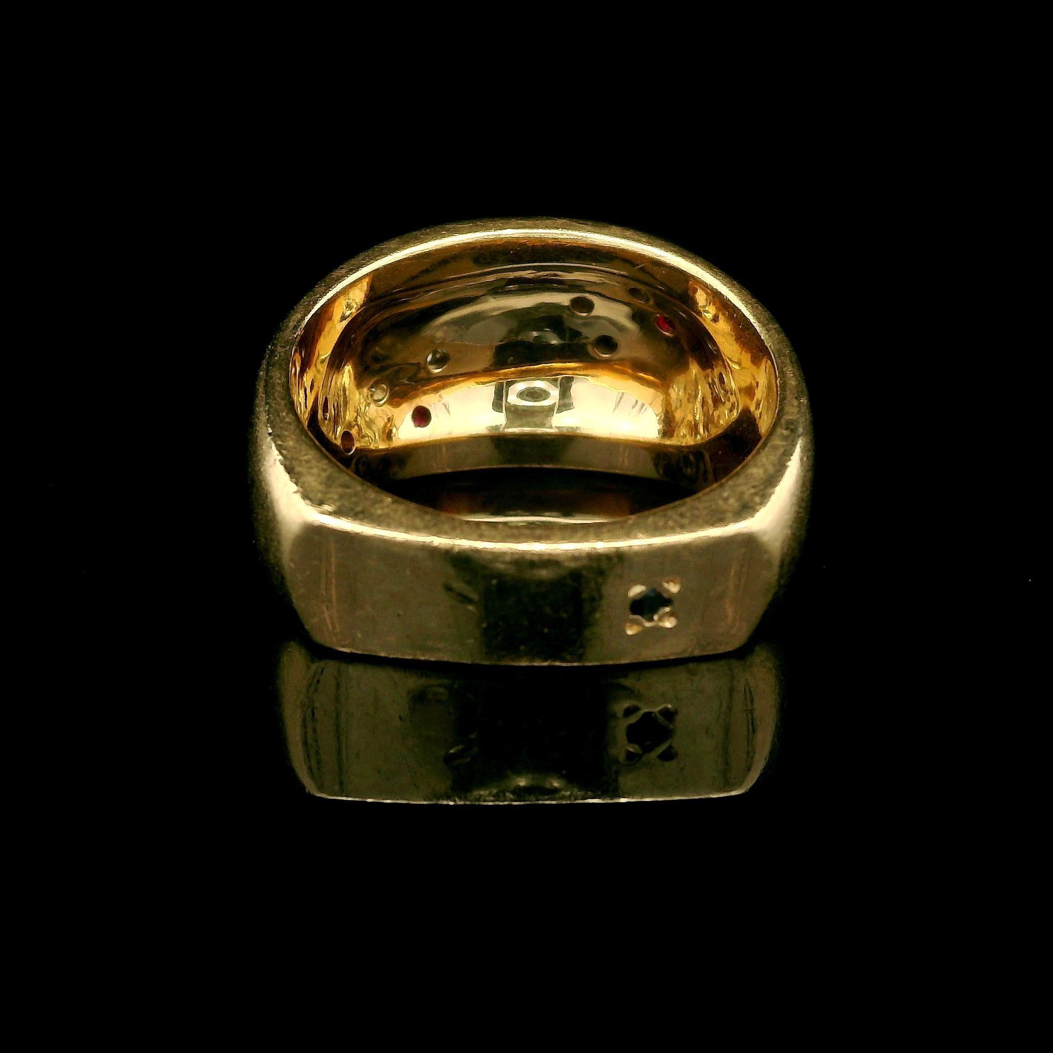 -Piedra(s)-
(8) Diamantes genuinos naturales - talla brillante redonda - engaste bruñido - color G/H - claridad VS - 0,17ctw (exacto)
(3) Rubíes auténticos naturales - talla brillante redonda - engaste bruñido - color rojo vivo - 0,09ctw