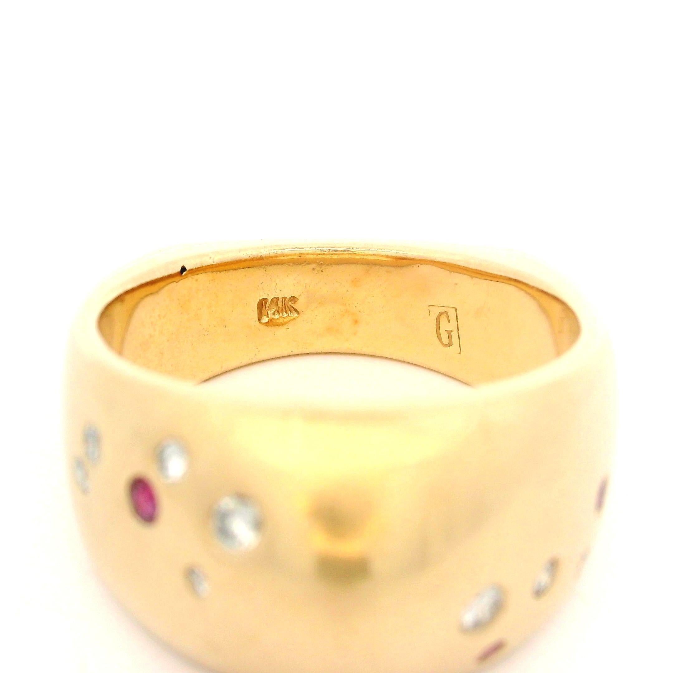 Anillo pesado Gauthier de oro amarillo de 14k con diamante bruñido, rubí y zafiro con cúpula en venta 4