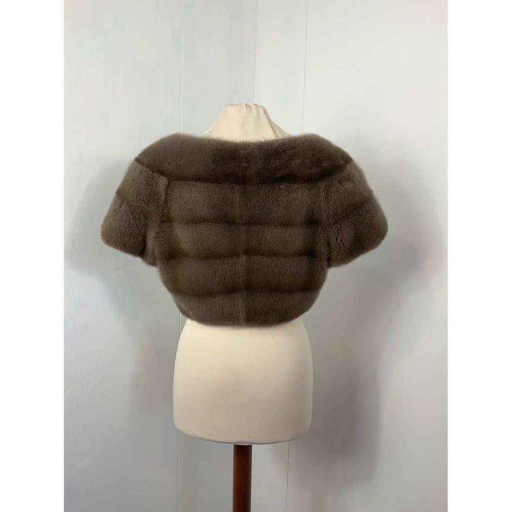 Gavazzi Furs Fur Coat in Mink

Gavazzi Furs fur coat. In Mink from Copenhagen. Size label is missing. He wears a 42 ita. Measures 44cm shoulders, 42cm bust and 40cm long. Like new, it has minimal signs of use

General information:
Designer: Non