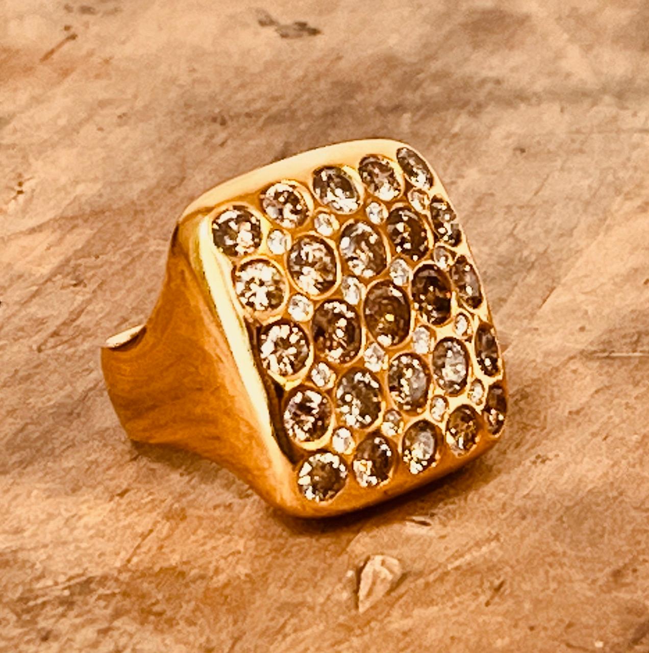 GAVELLO 18ct Yellow Gold Ring With 8cts Brown and White Diamonds For Sale 3