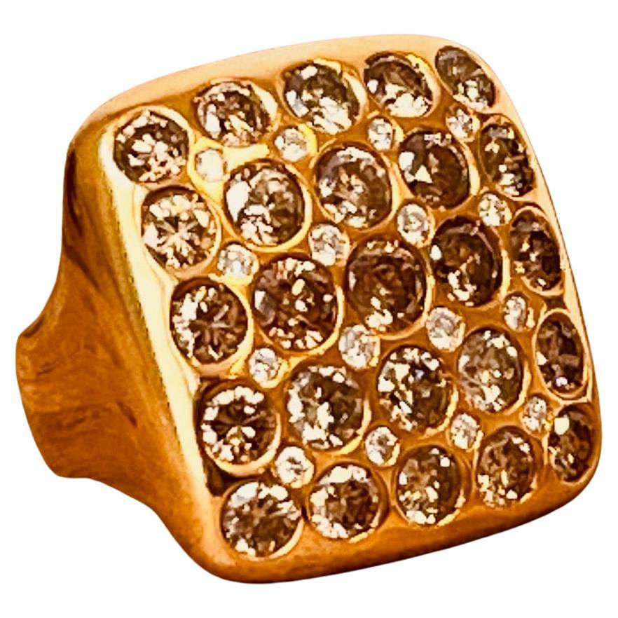 GAVELLO Ring aus 18 Karat Gelbgold mit 8 Karat braunen und weißen Diamanten im Angebot