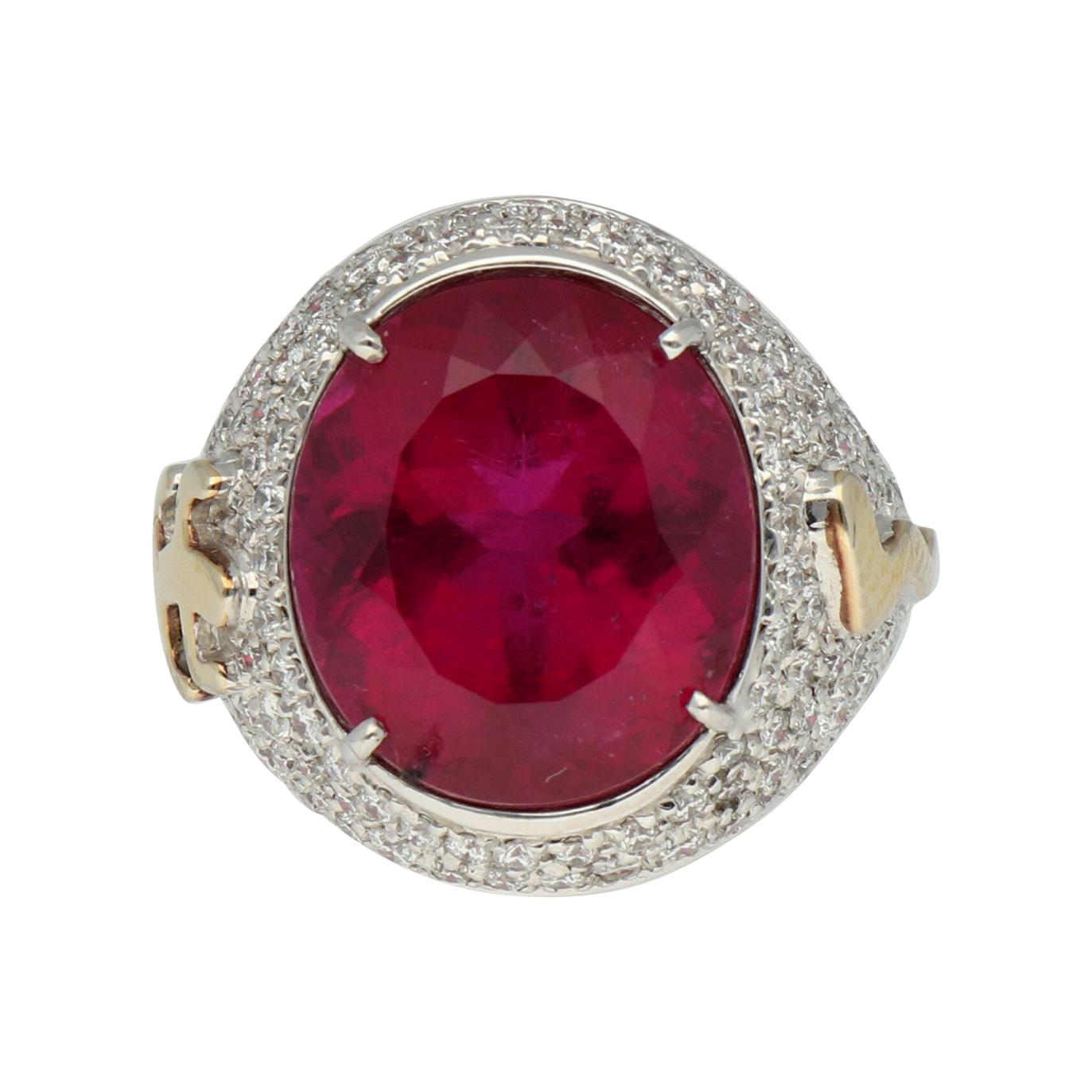 A Rubellite and pave diamonds mounted in an 18K White and Yellow Gold Cocktail Ring, belonging to the Desert collection.

Size US 6.5 - 53.1 mm 

Components:
18K white and yellow gold - 12.20 grams
Total diamonds weight - 1.66 carats G / VS 
1