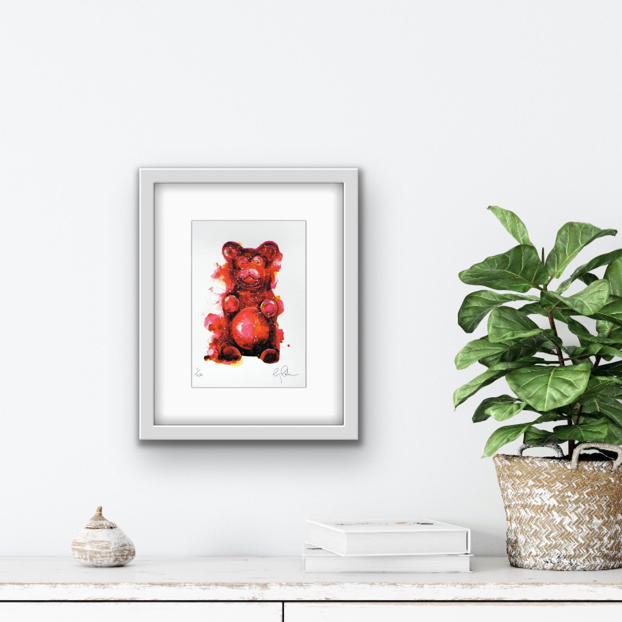 Mini-Mini- Gummibär, limitierte Auflage, Gummybär-Kunst, Süße – Print von Gavin Dobson
