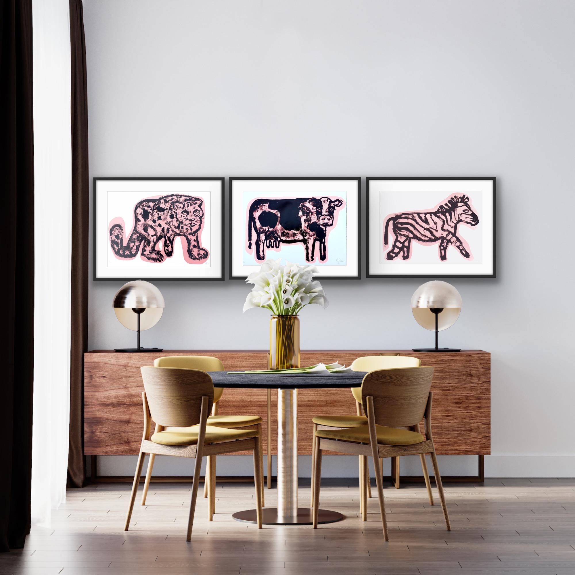Zebedy, Silly Moo und rosa Panther Triptychon, Tierkunst, rosa und schwarze Kunst – Print von Gavin Dobson