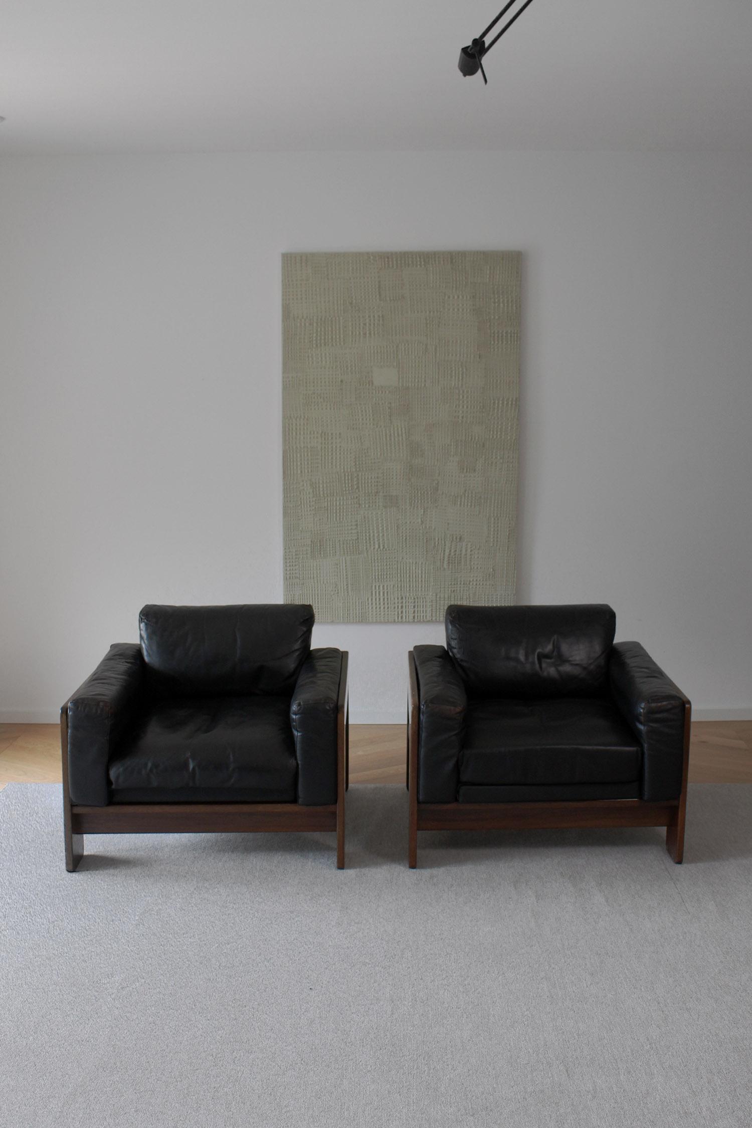 Knoll /Gavina Poltrona Bastiano di Afra & Tobia Scarpa in pelle nera Nutwood 11