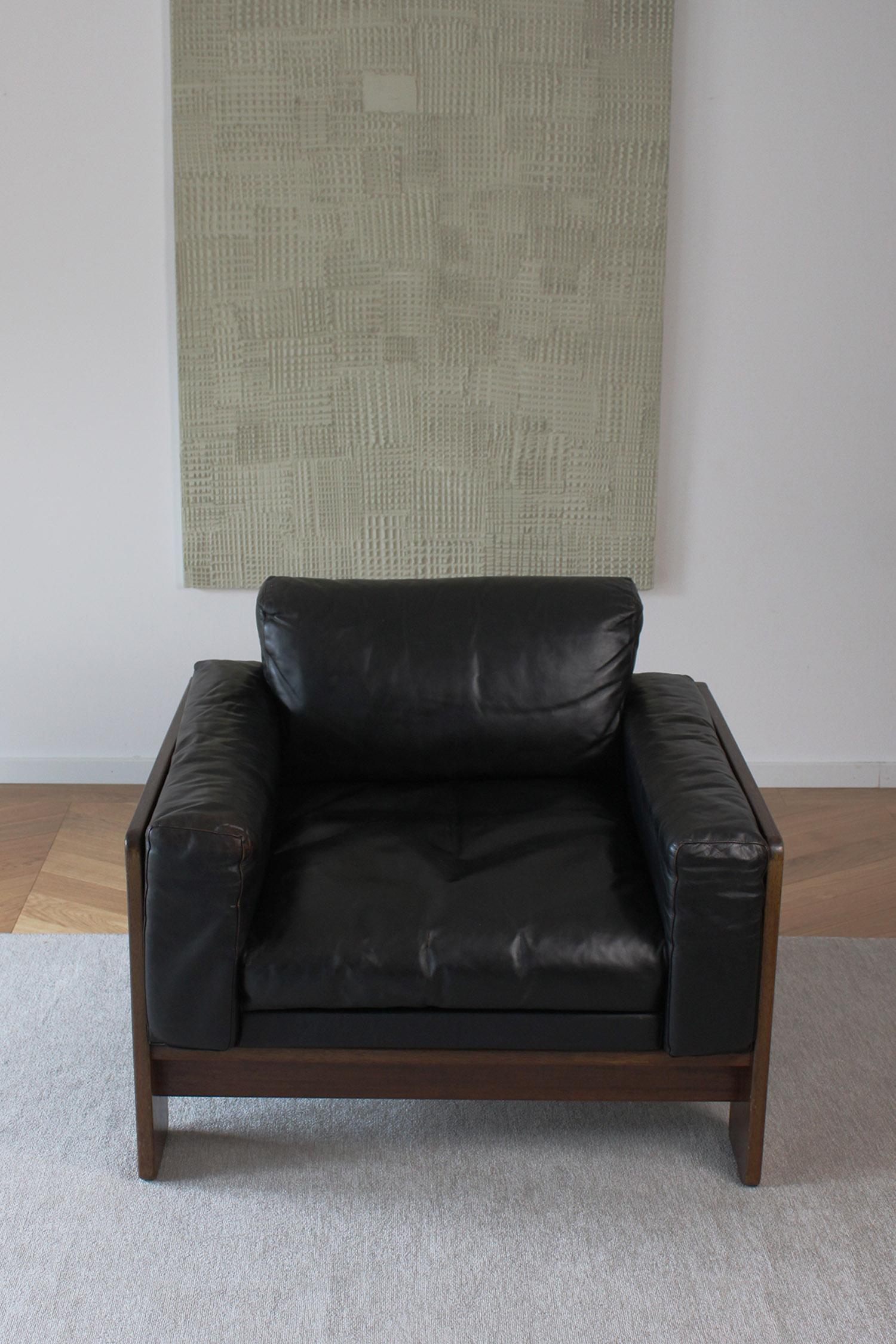 Mid-Century moderno Knoll /Gavina Poltrona Bastiano di Afra & Tobia Scarpa in pelle nera Nutwood