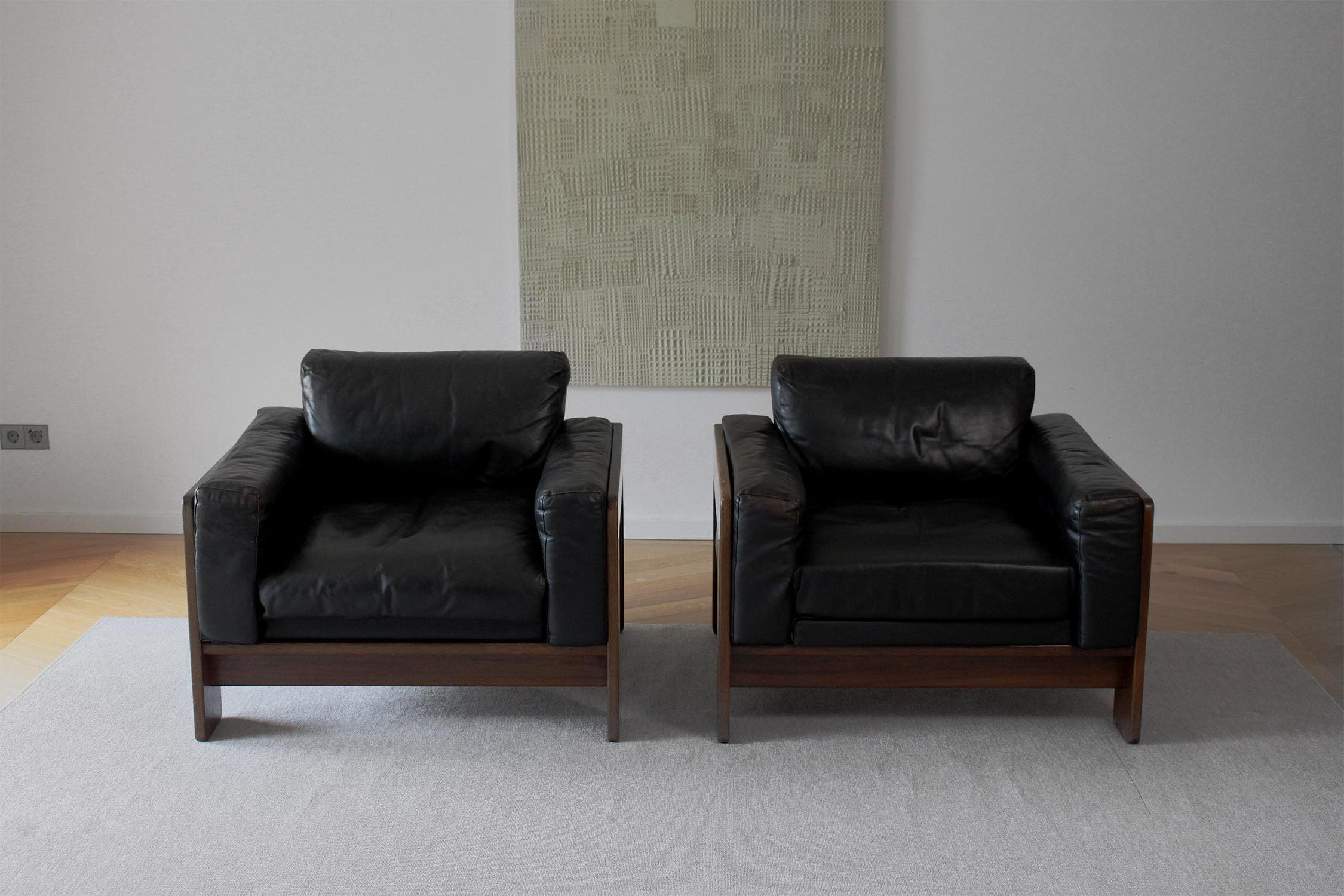 Mid-Century Modern Knoll /Gavina Bastiano Armchair by Afra & Tobia Scarpa Black Leather Nutwood