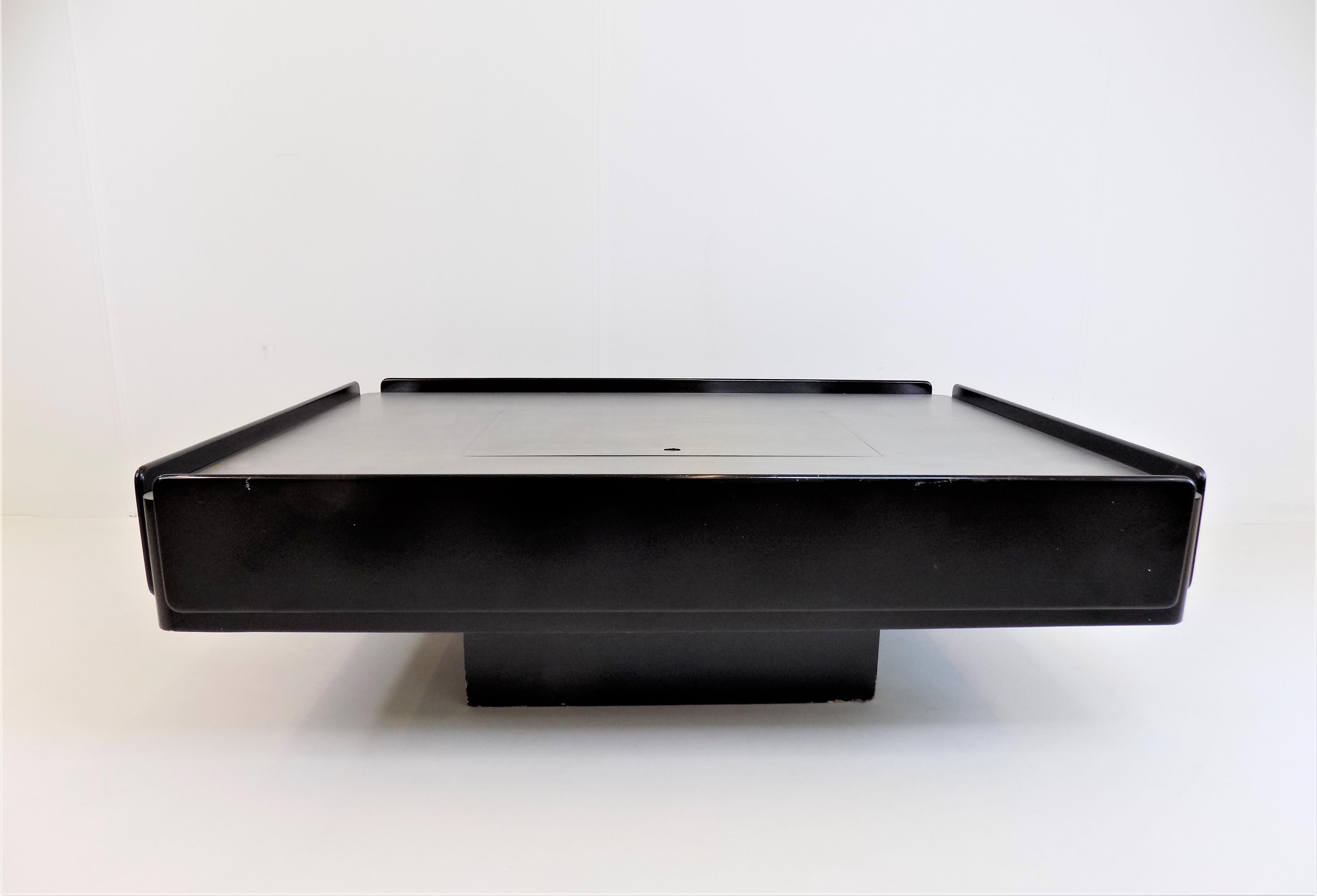 Gavina Caori Coffee Table by Vico Magistretti 1